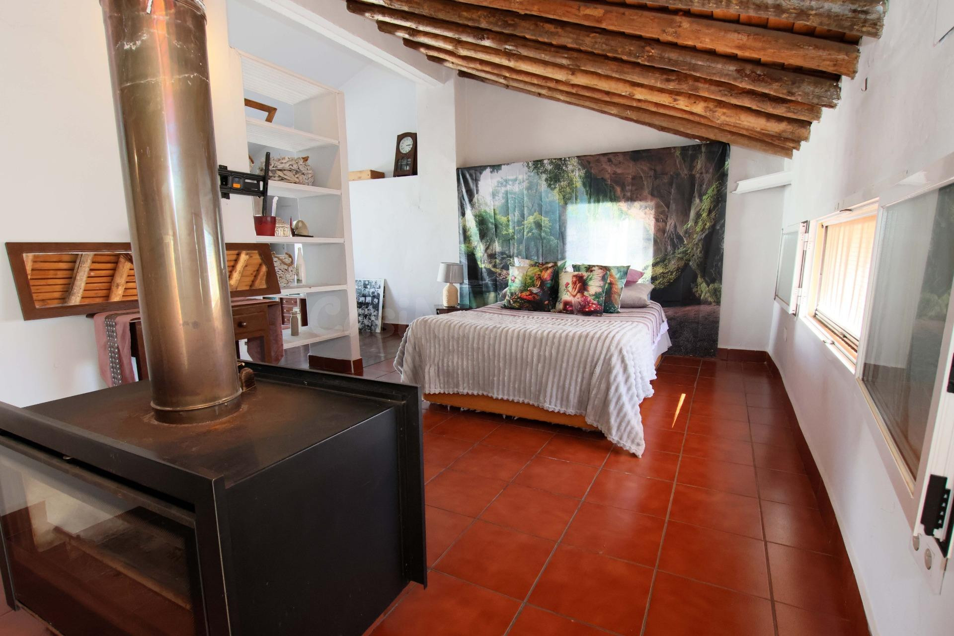 CASA DE ESQUINA CON SALIDA A DOS CALLES