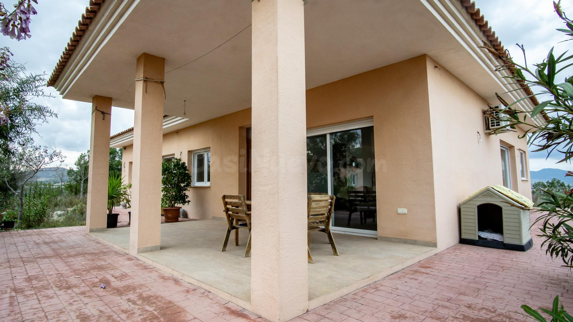 Chalet de obra nueva en venta entre Elda y Sax – listo para  - foto 2