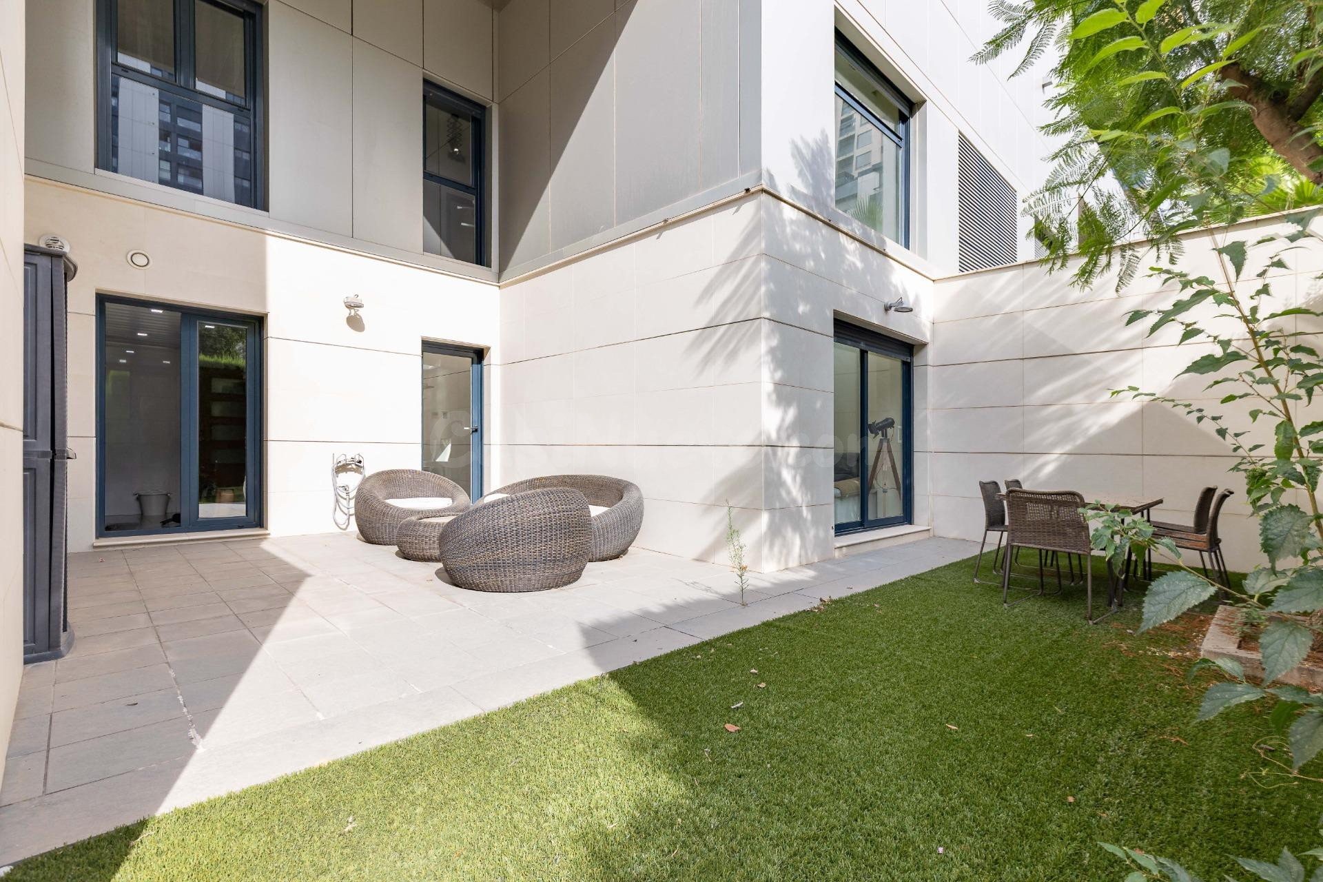 DUPLEX CON TERRAZA DE 20 METROS EN RESIDENCIAL - foto 2