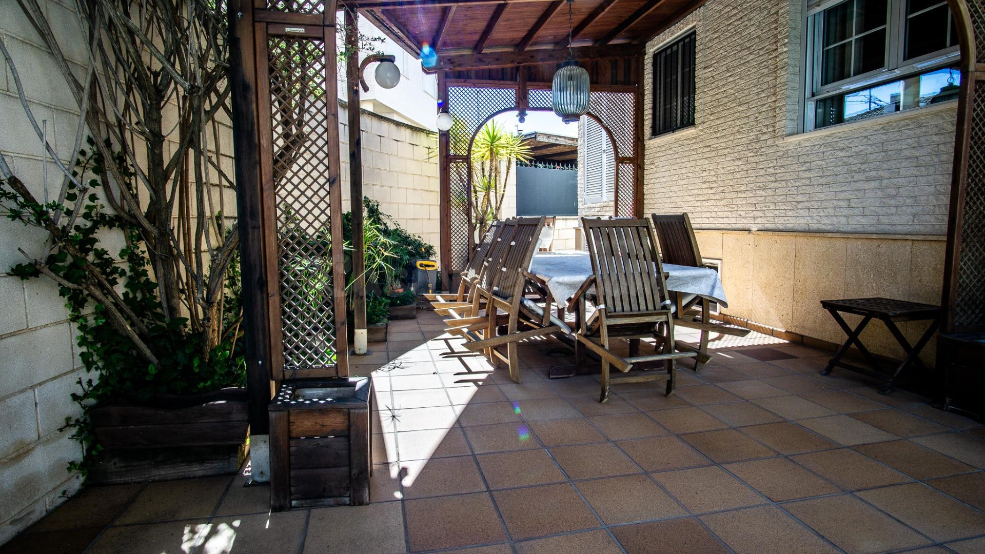 Chalet en zona Barrio San José de Petrer con piscina privada - foto 5