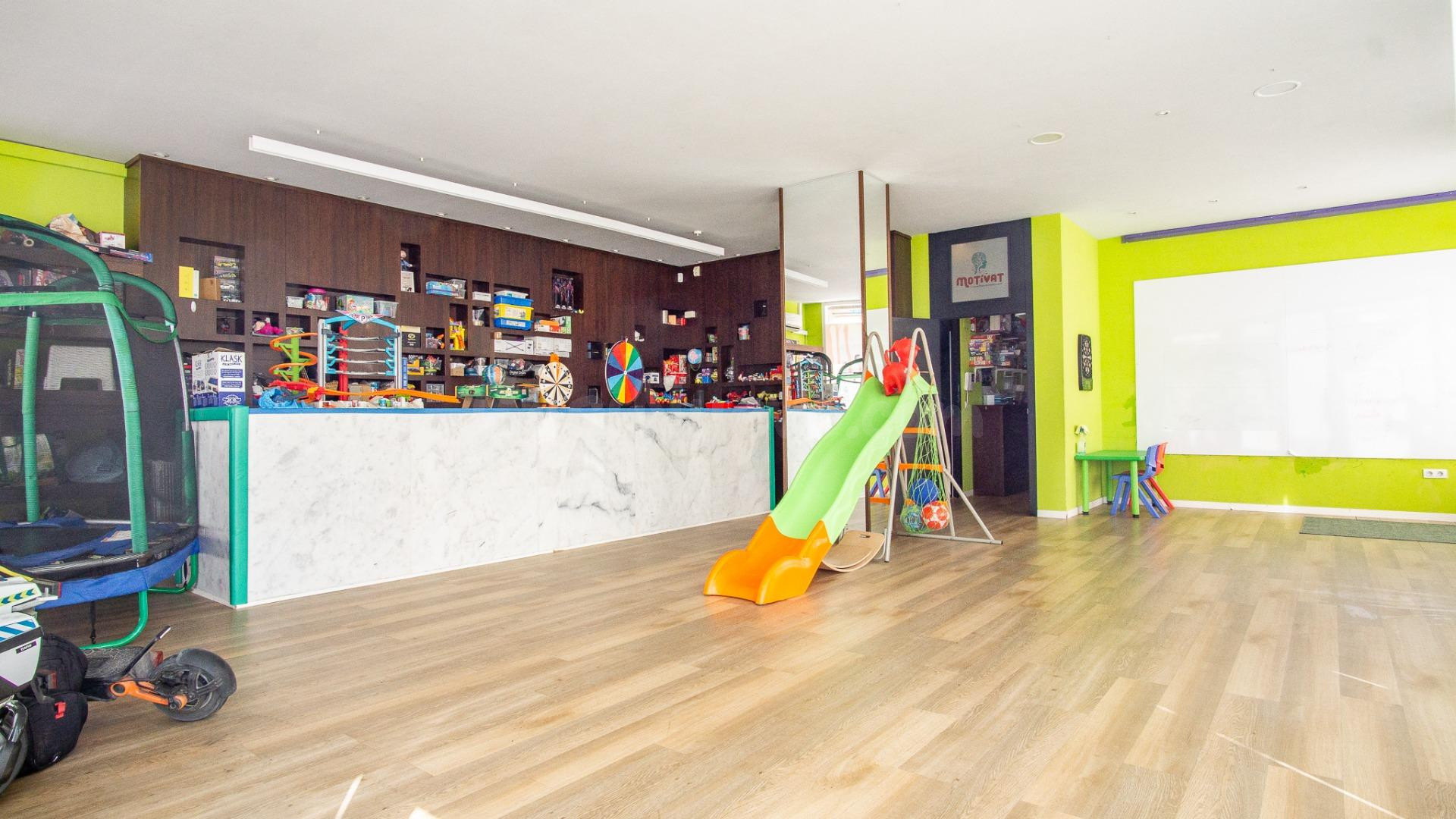 Local esquina en zona Campet-Petrer en venta o como inversió - foto 3