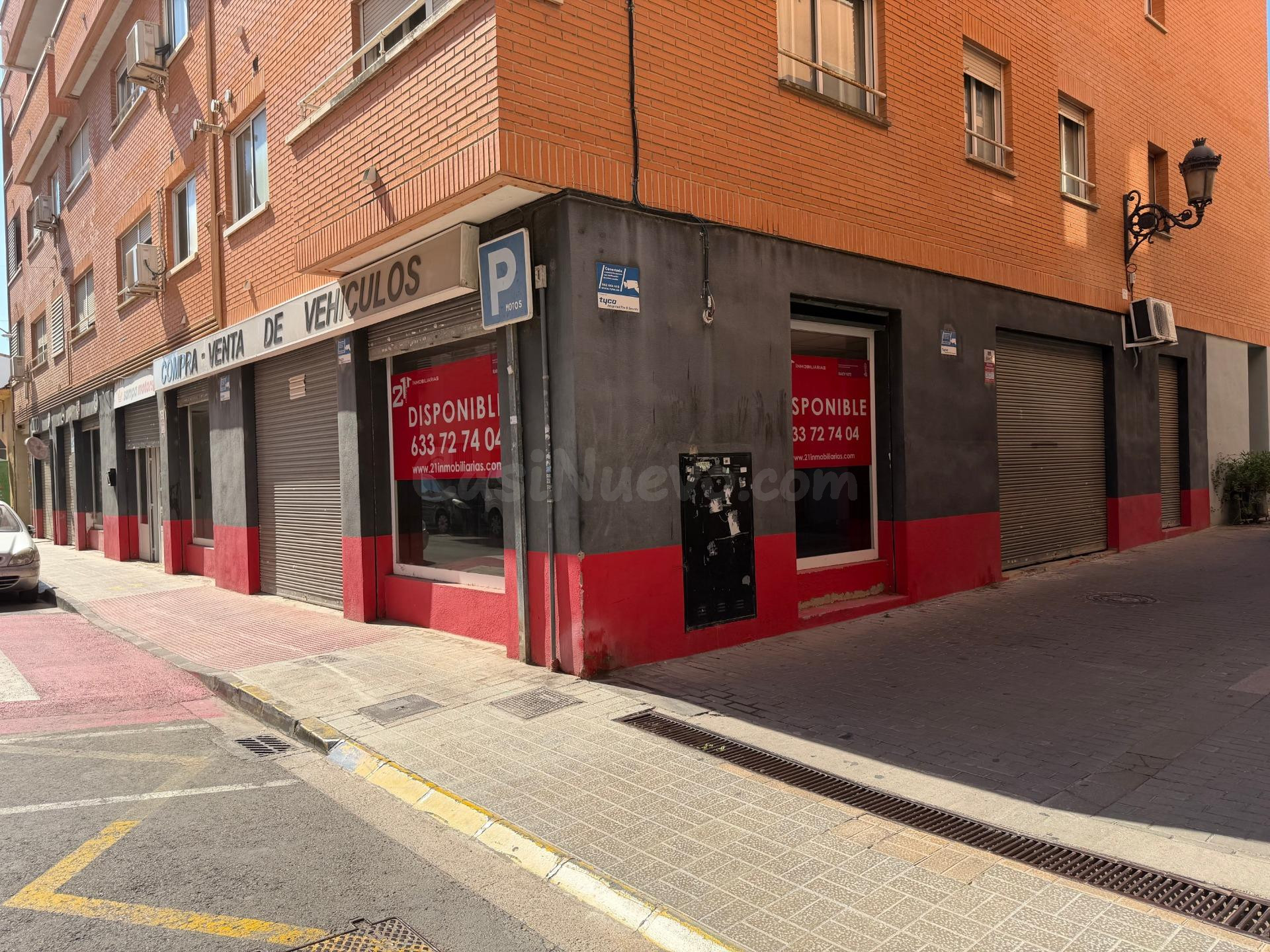 LOCAL COMERCIAL ESQUINERO EN BURJASOT EN VENTA