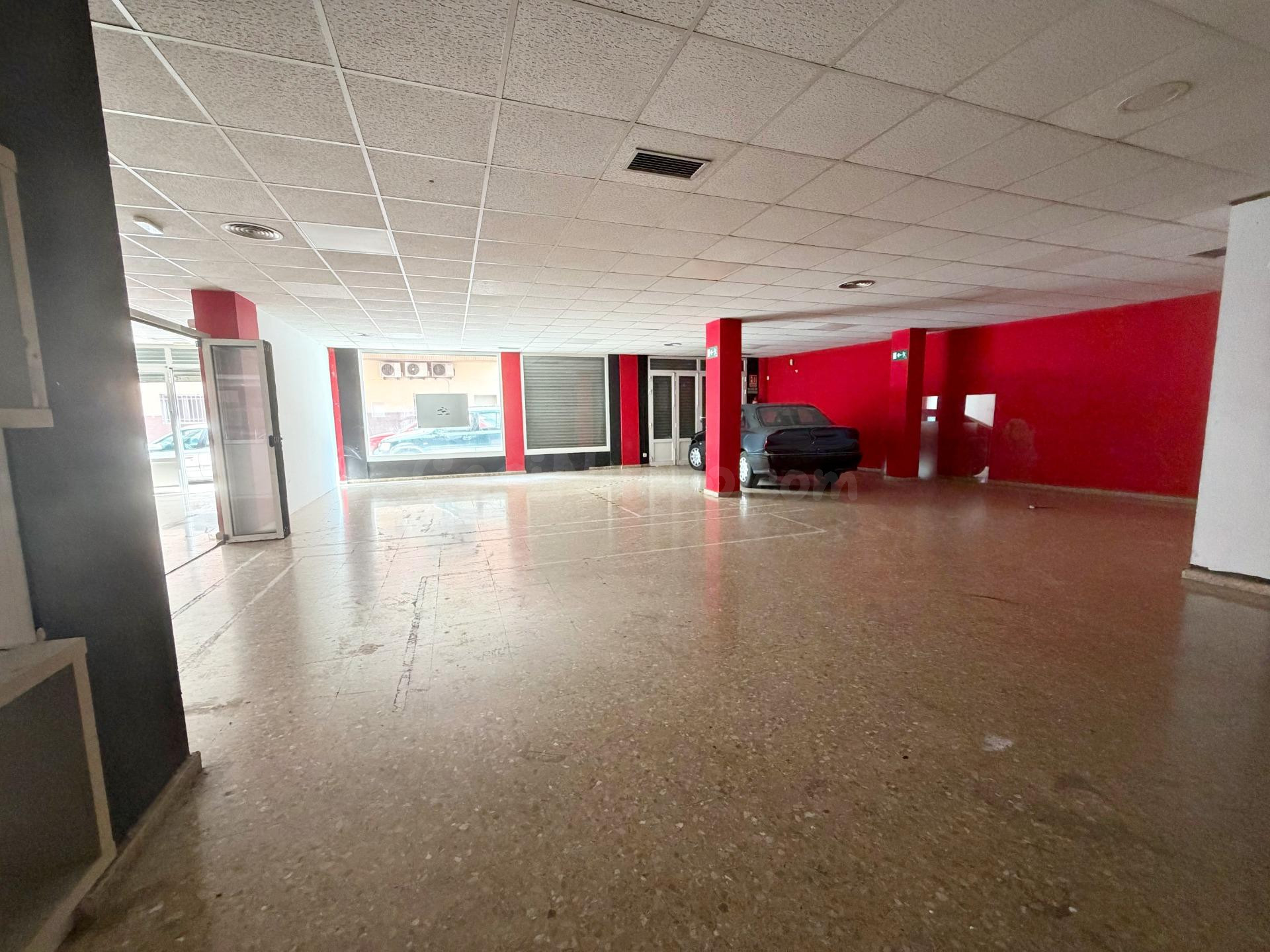 LOCAL COMERCIAL ESQUINERO EN BURJASOT EN VENTA - foto 3