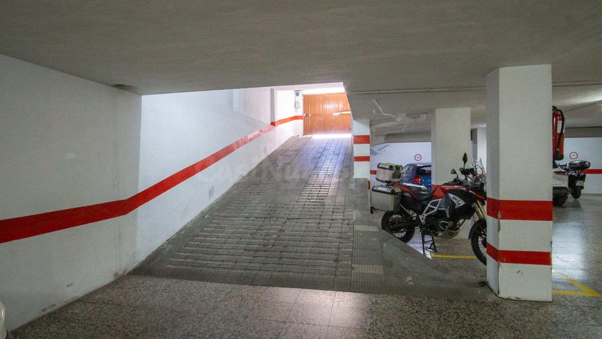 Garaje en venta para moto en el centro de Elda. - foto 2