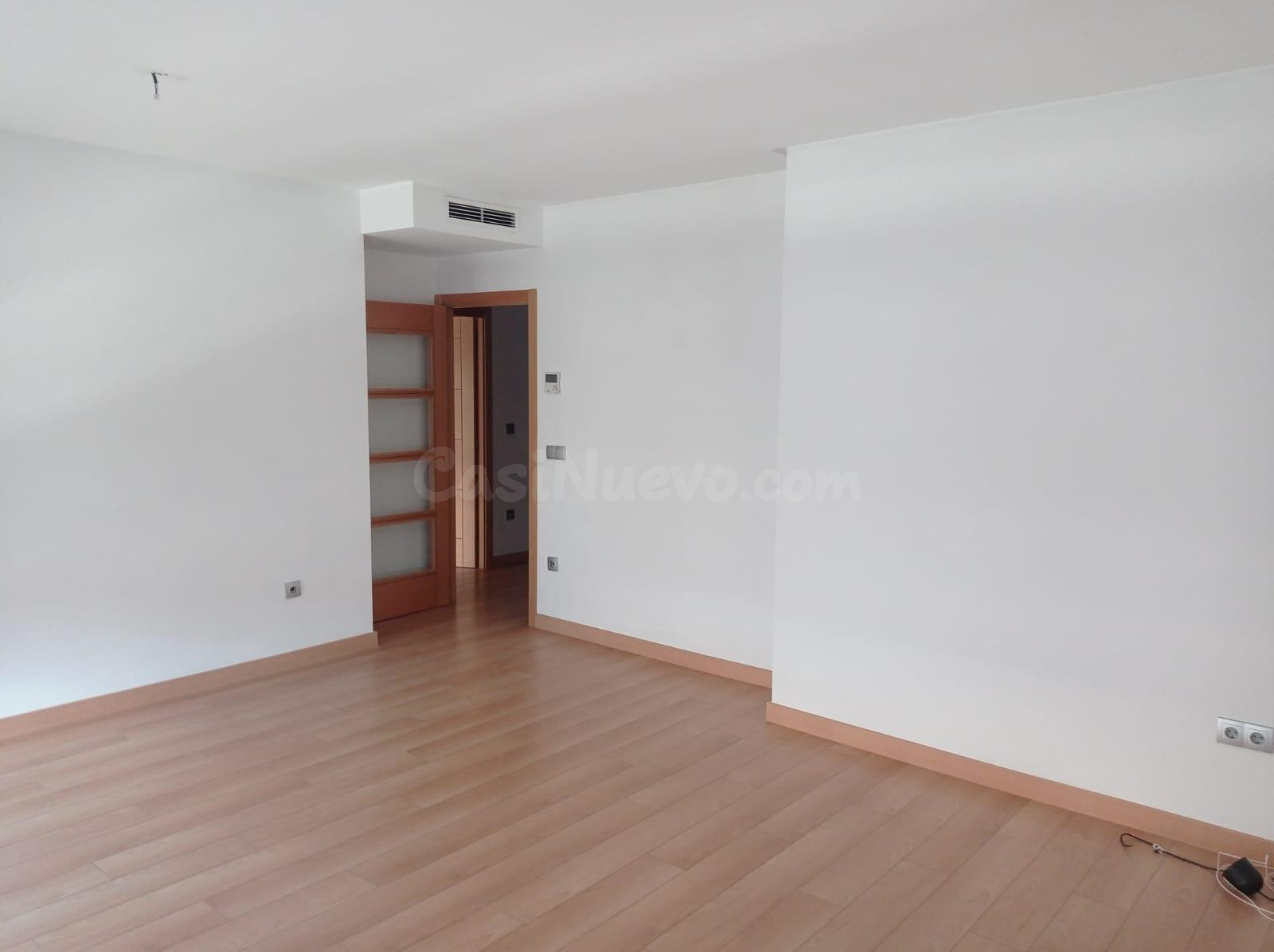 21 Inmobiliarias vende piso seminuevo , con garaje en plena  - foto 2