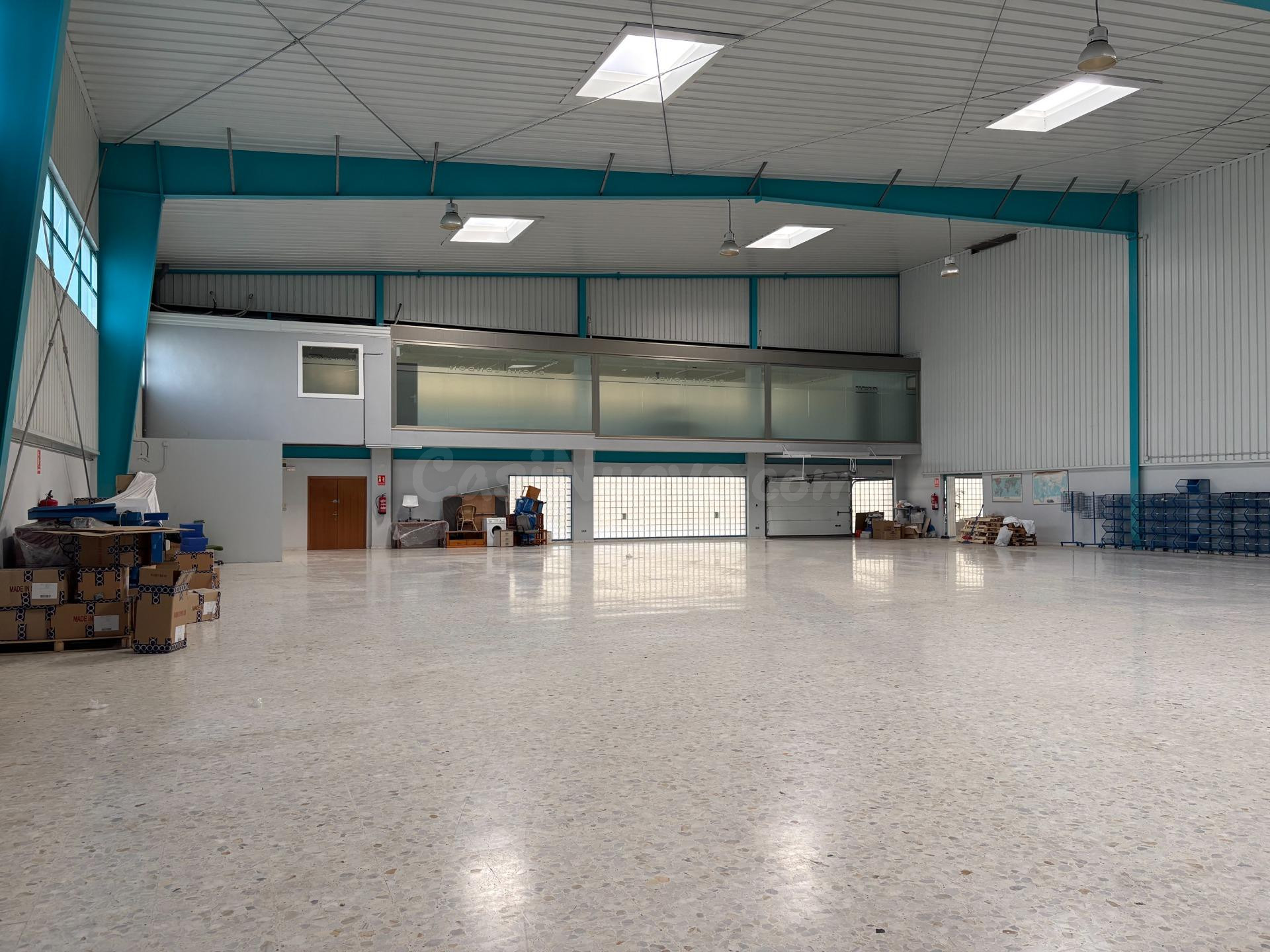 Nave industrial, ideal para almacén y oficinas - foto 2