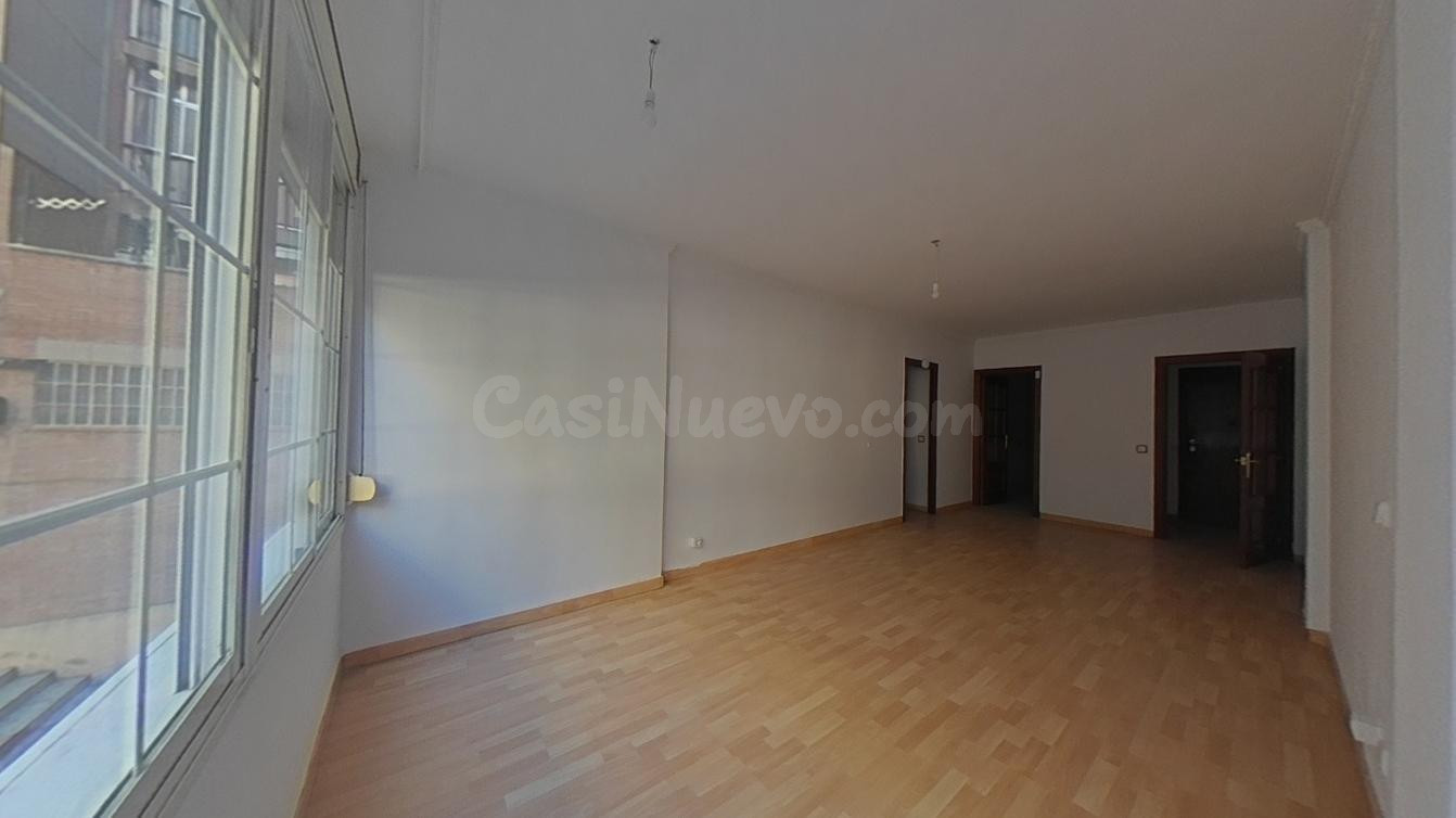 4 habitaciones + patio privado: el piso práctico que encaja  - foto 3