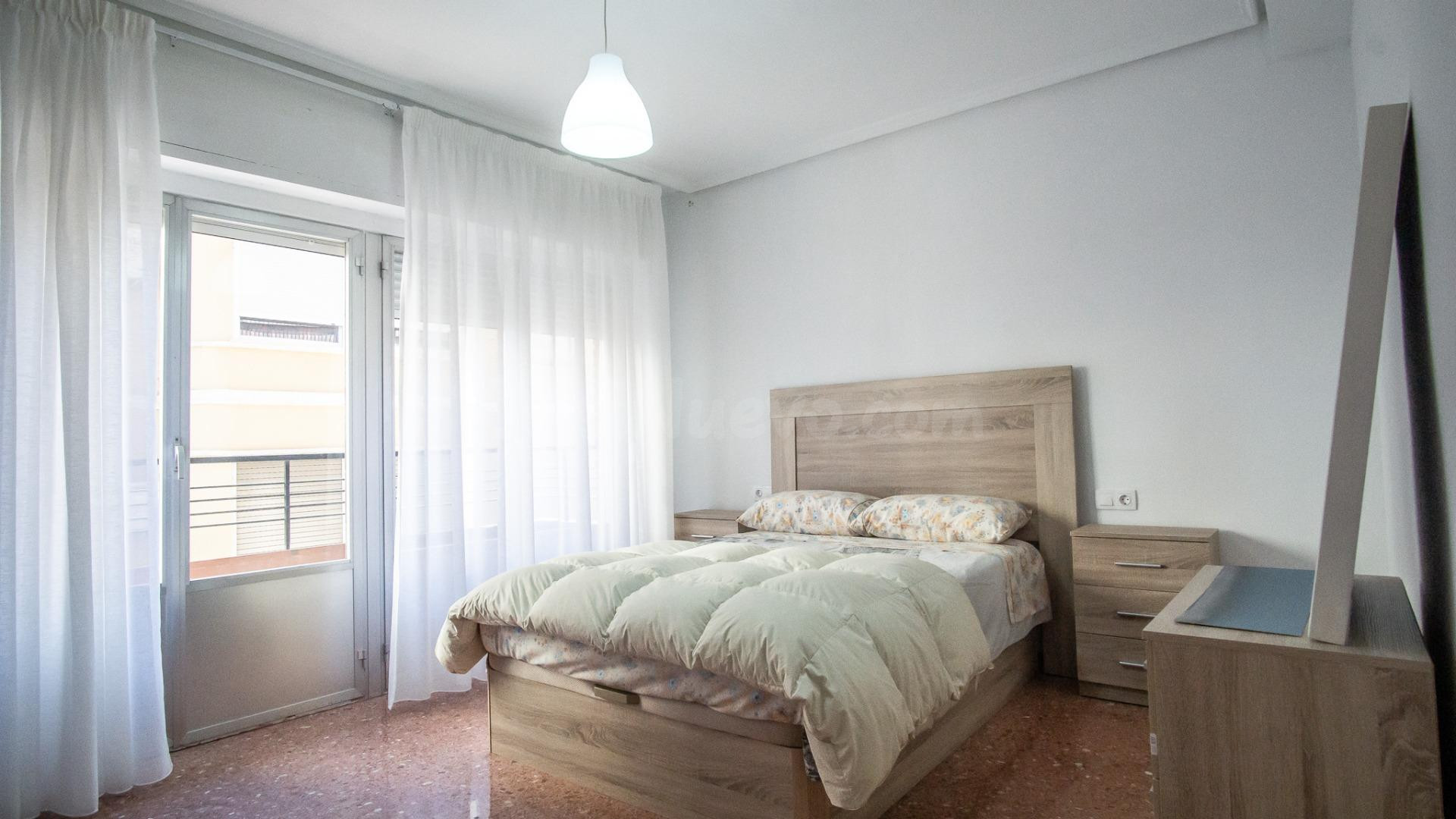 Piso alquiler zona avd. Chapí de Elda - foto 4