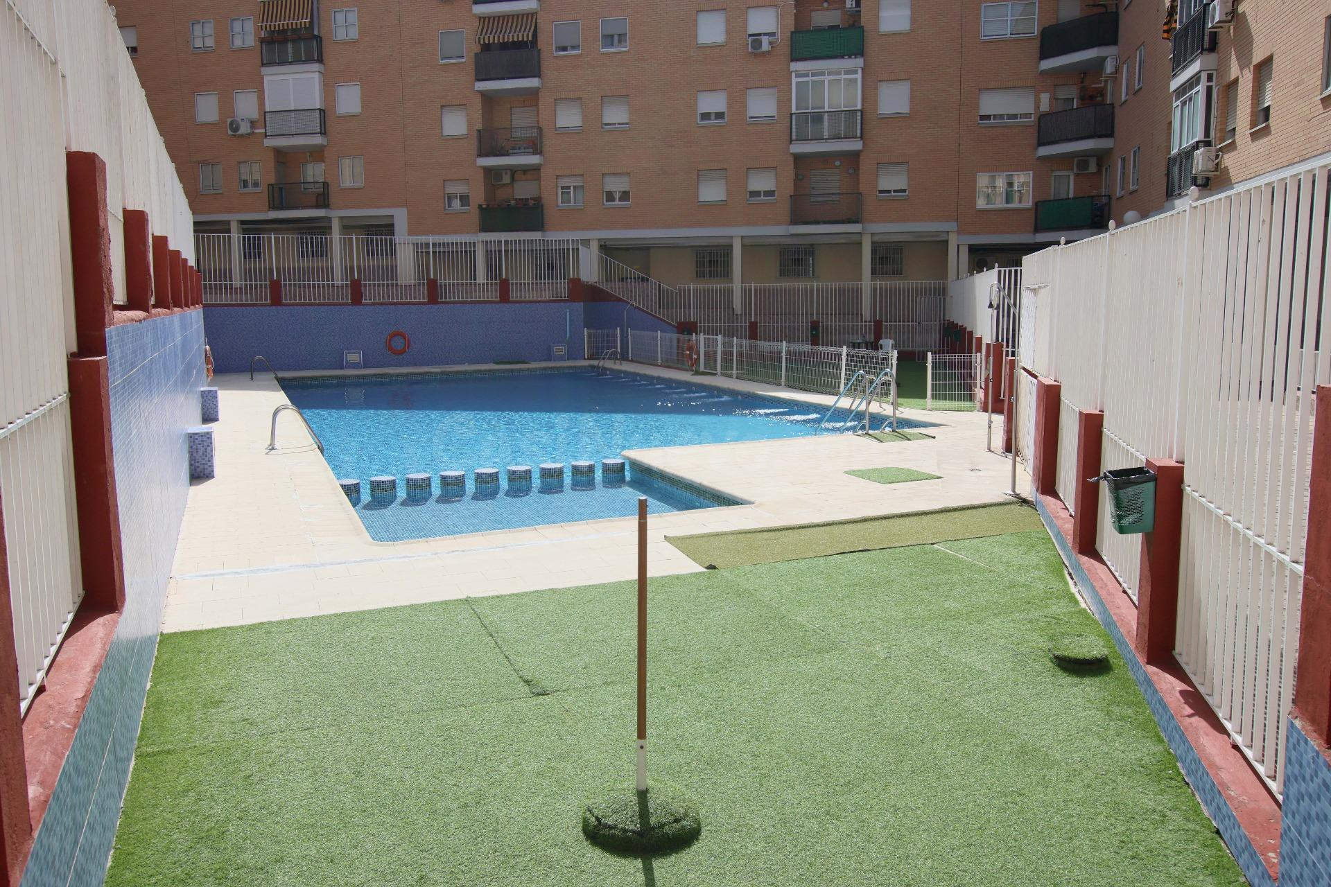 Oportunidad piso con plaza de garaje ,trastero y piscina com