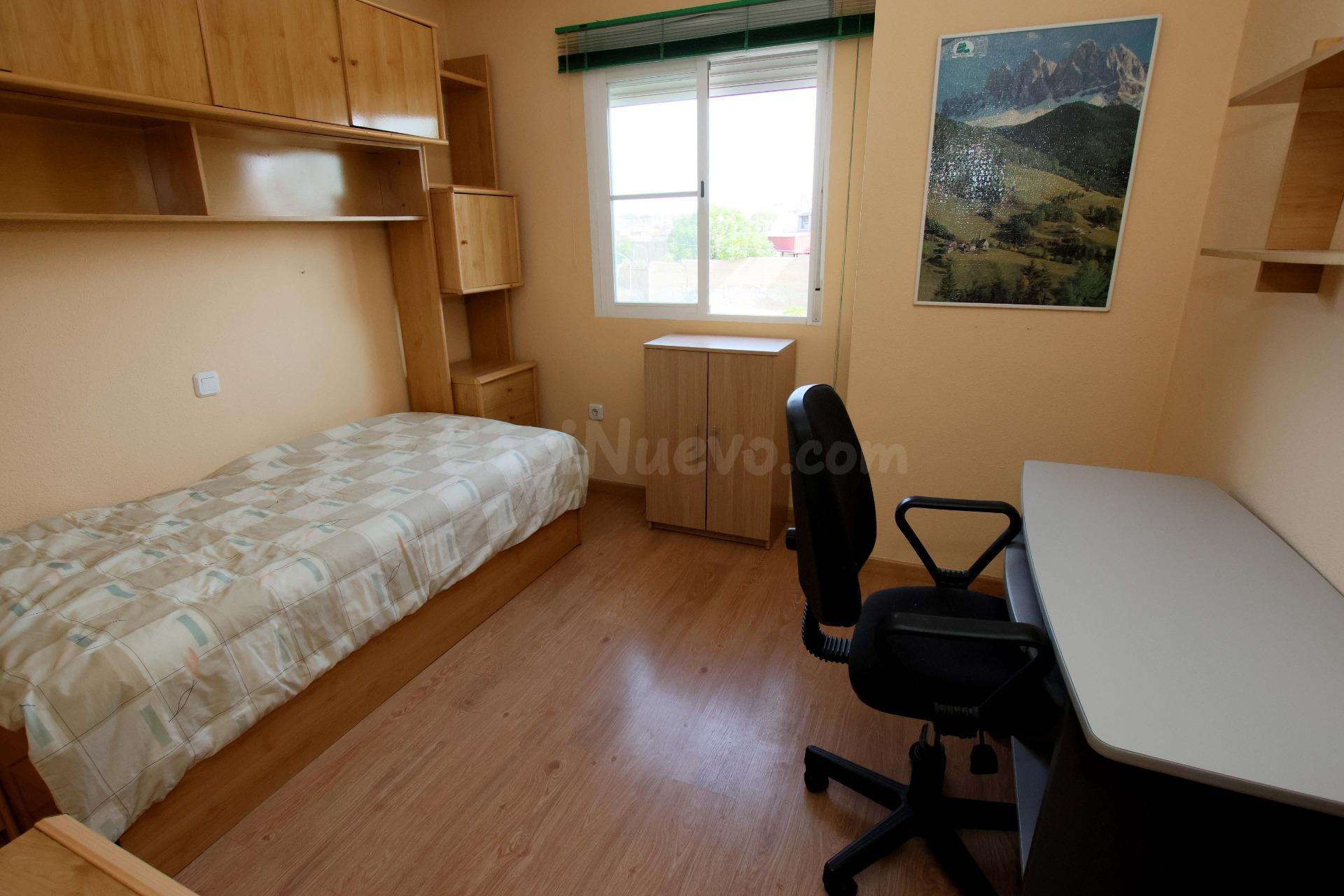 Oportunidad piso con plaza de garaje ,trastero y piscina com - foto 5