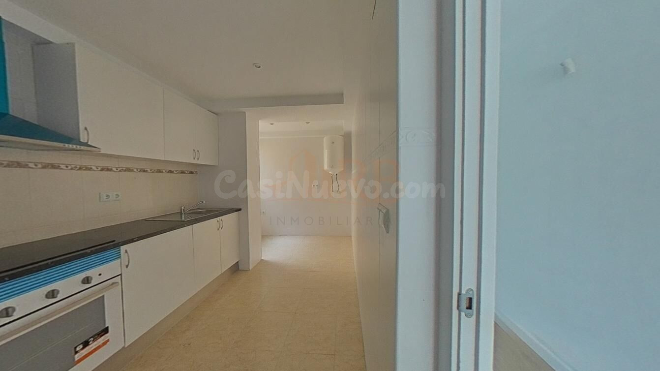 El piso que lo tiene todo: 4 habitaciones, terraza y reforma - foto 4