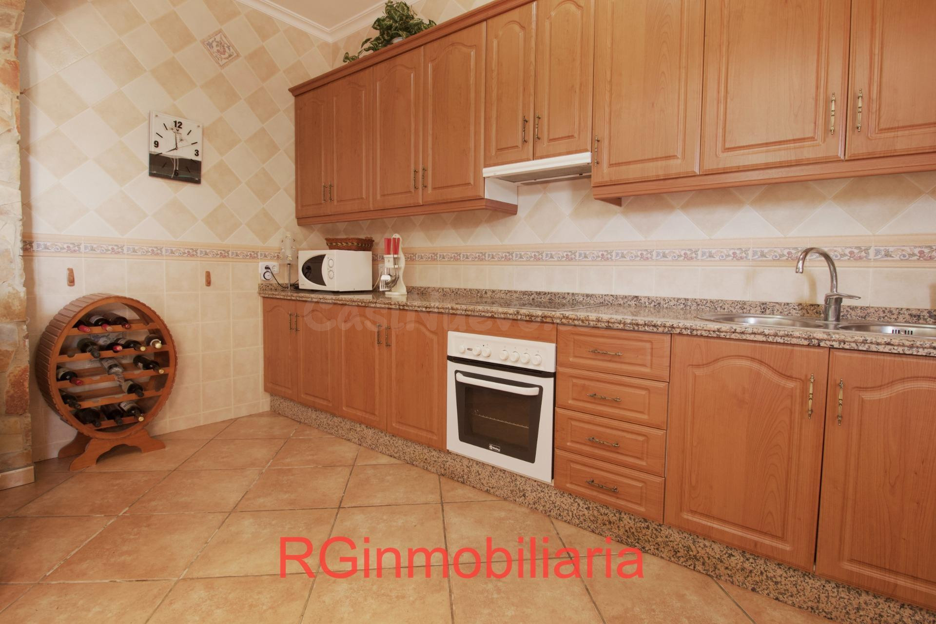 Espectacular chalet con 13.000 m2 de terreno y olivar en pro - foto 3