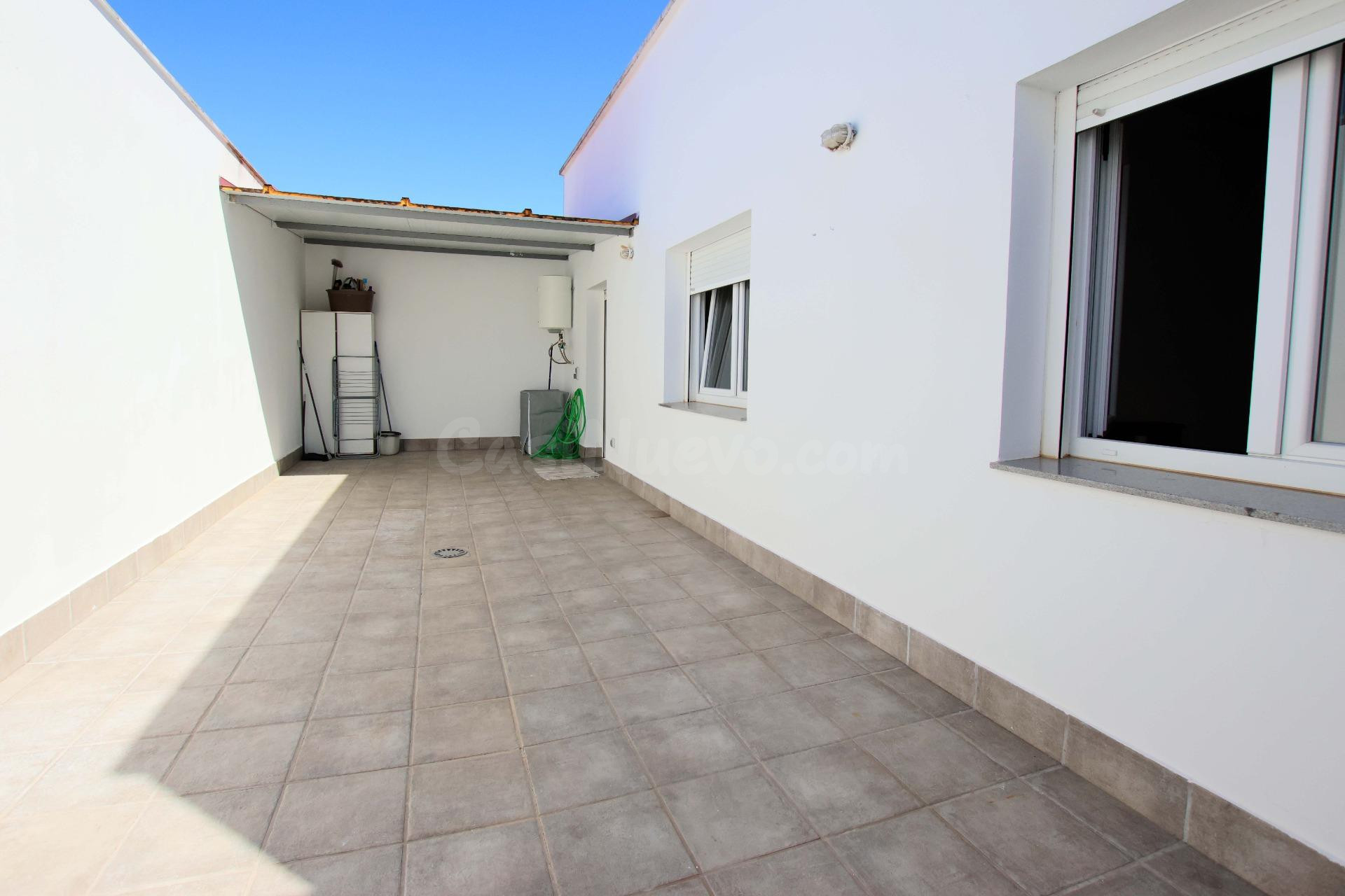 Fantástico piso con patio y amplio garaje - foto 4