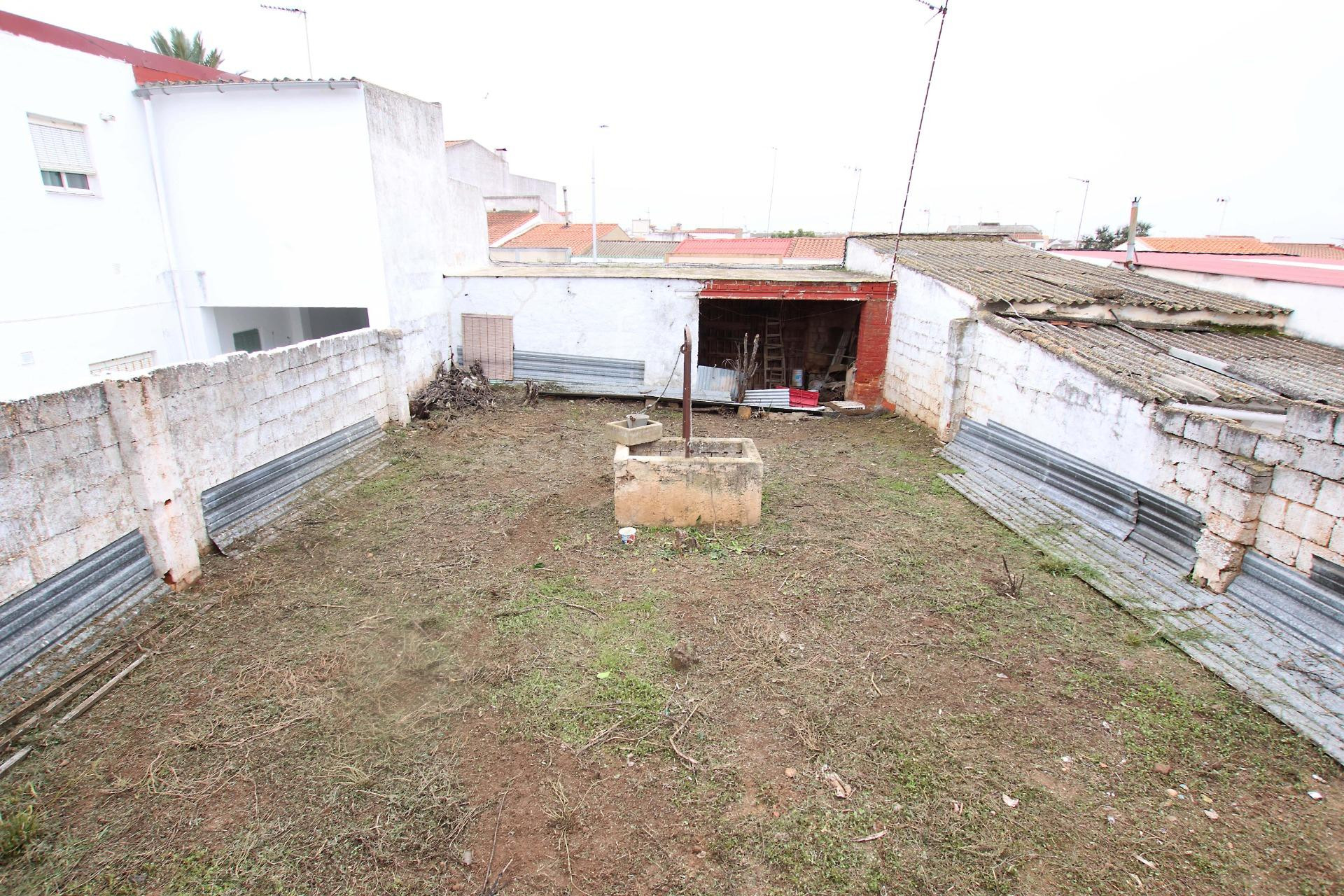 SOLAR EN ZONA DE TRÁNSITO DE MONTIJO - foto 3
