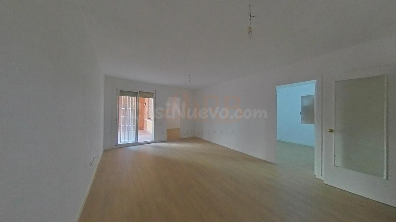 AMPLIA VIVIENDA CON TERRAZA PARA INVERSORES