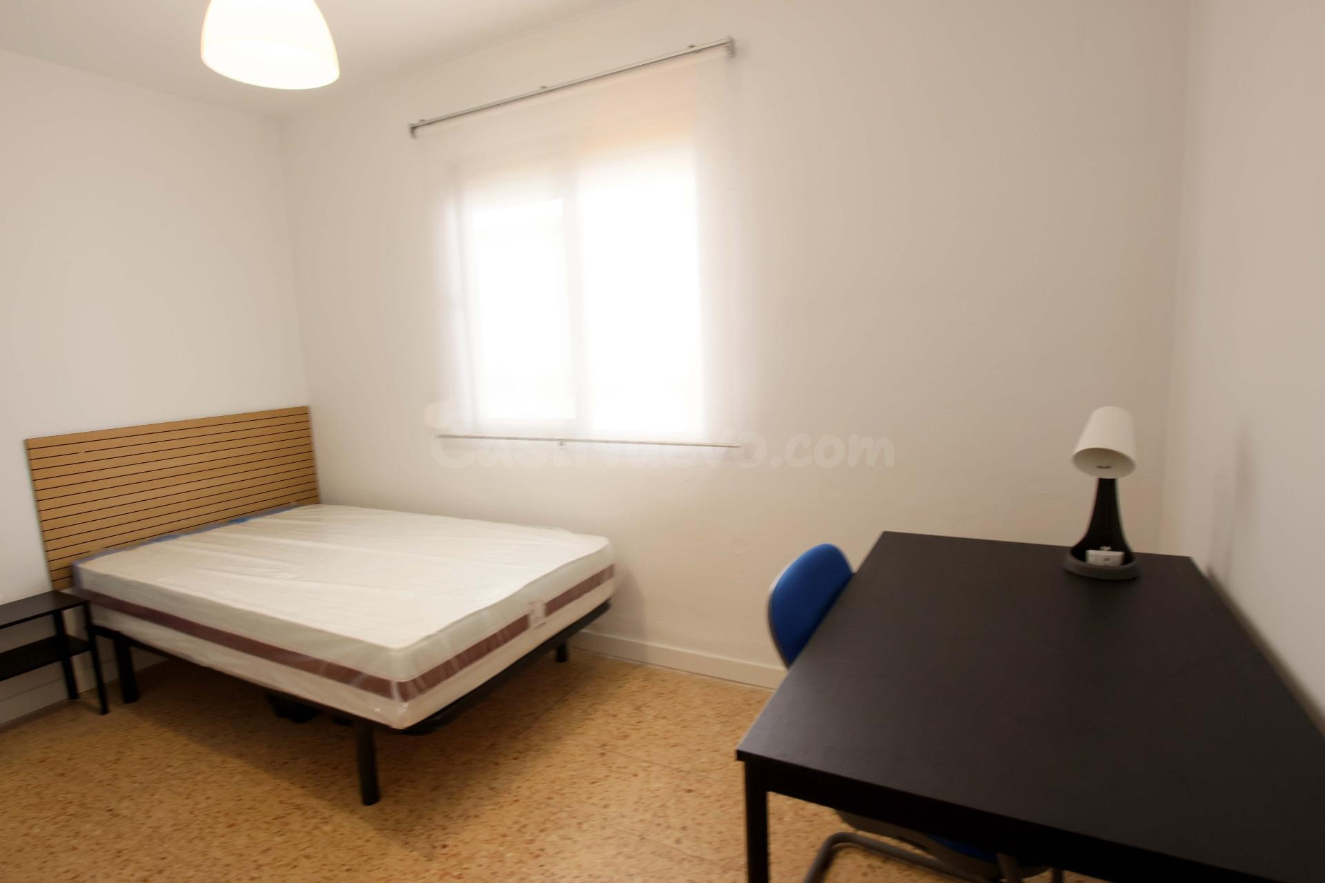 Piso en San Fernando ¡Gran terraza y muebles a estrenar! - foto 5