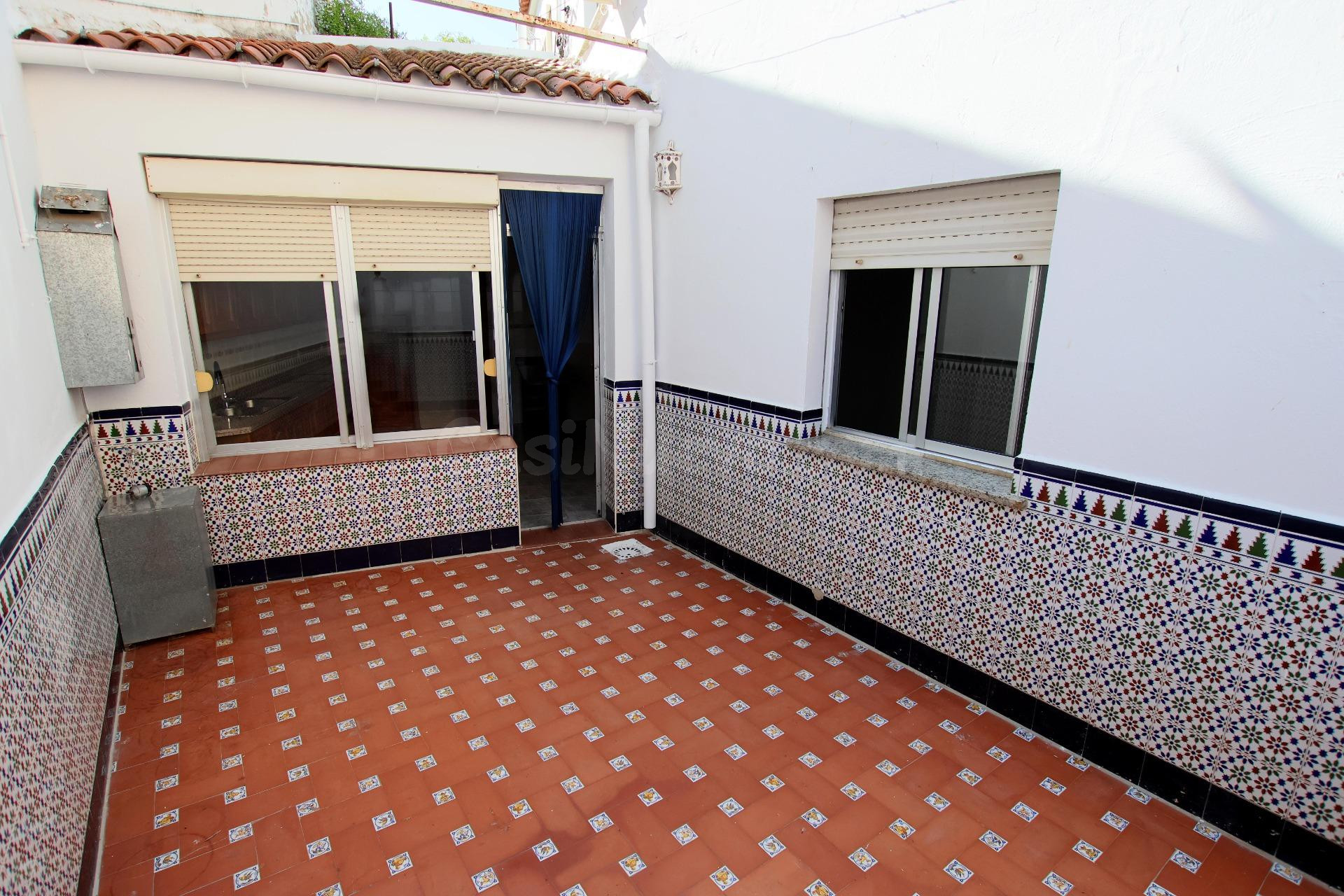 Dúplex con garaje en la zona de Colón, Montijo. - foto 2