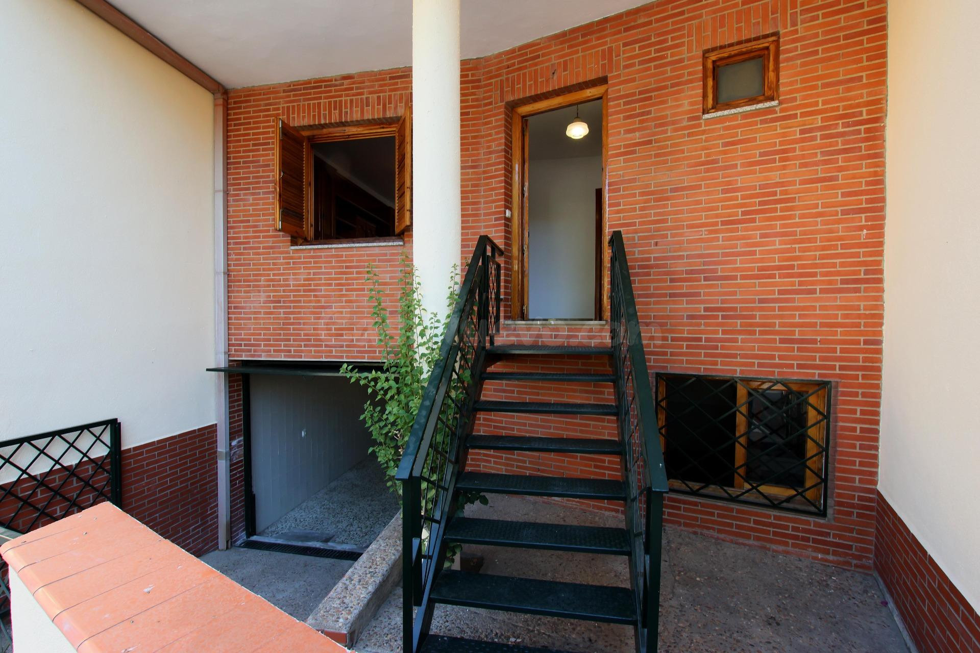Dúplex con garaje en la zona de Colón, Montijo. - foto 5