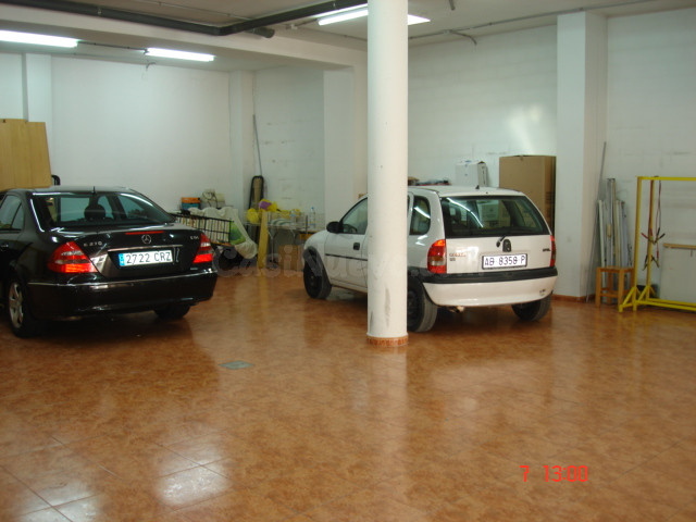 GRAN OCASION - LOCAL COMERCIAL CENTRICO DE 210 M2 TOTALMENTE - foto 2