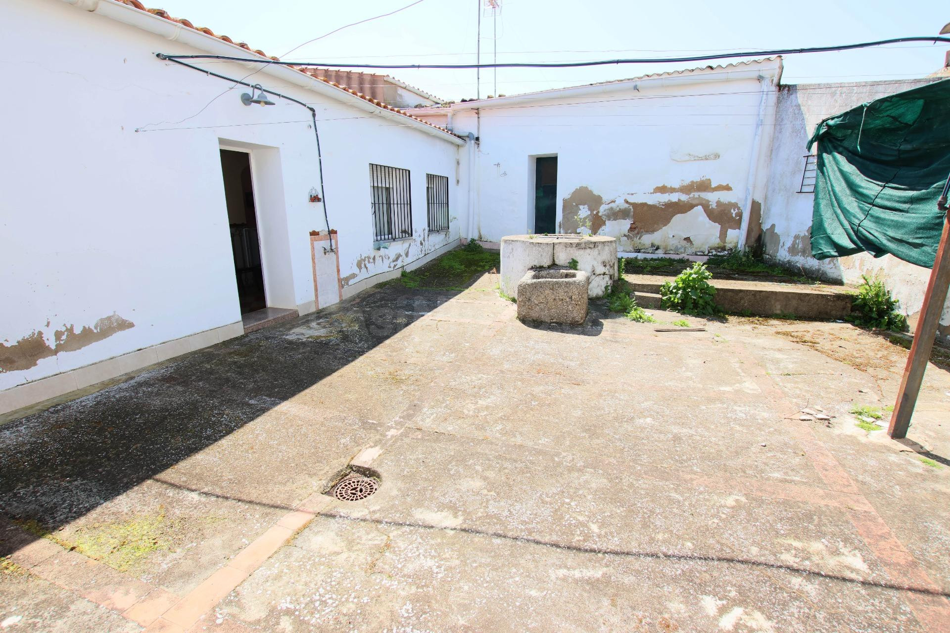 CASA EN PLANTA BAJA PARA ENTRAR A VIVIR, LOBÓN