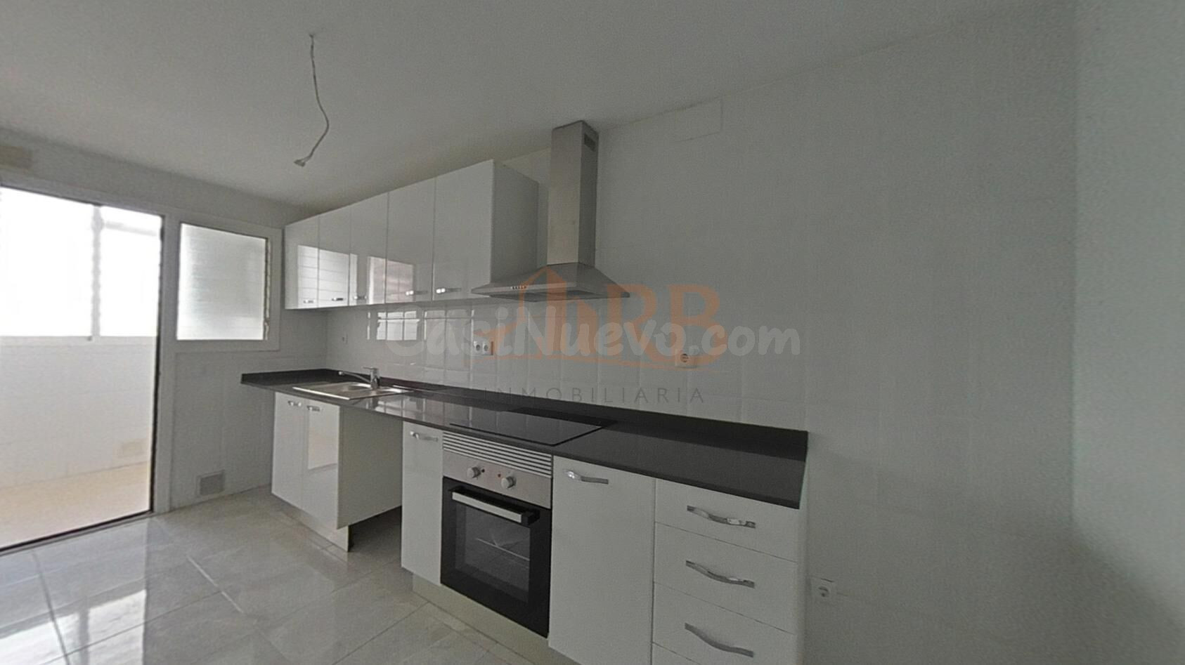 Amplio Piso en el Corazón de Castelldefels: Oportunidad Únic - foto 4