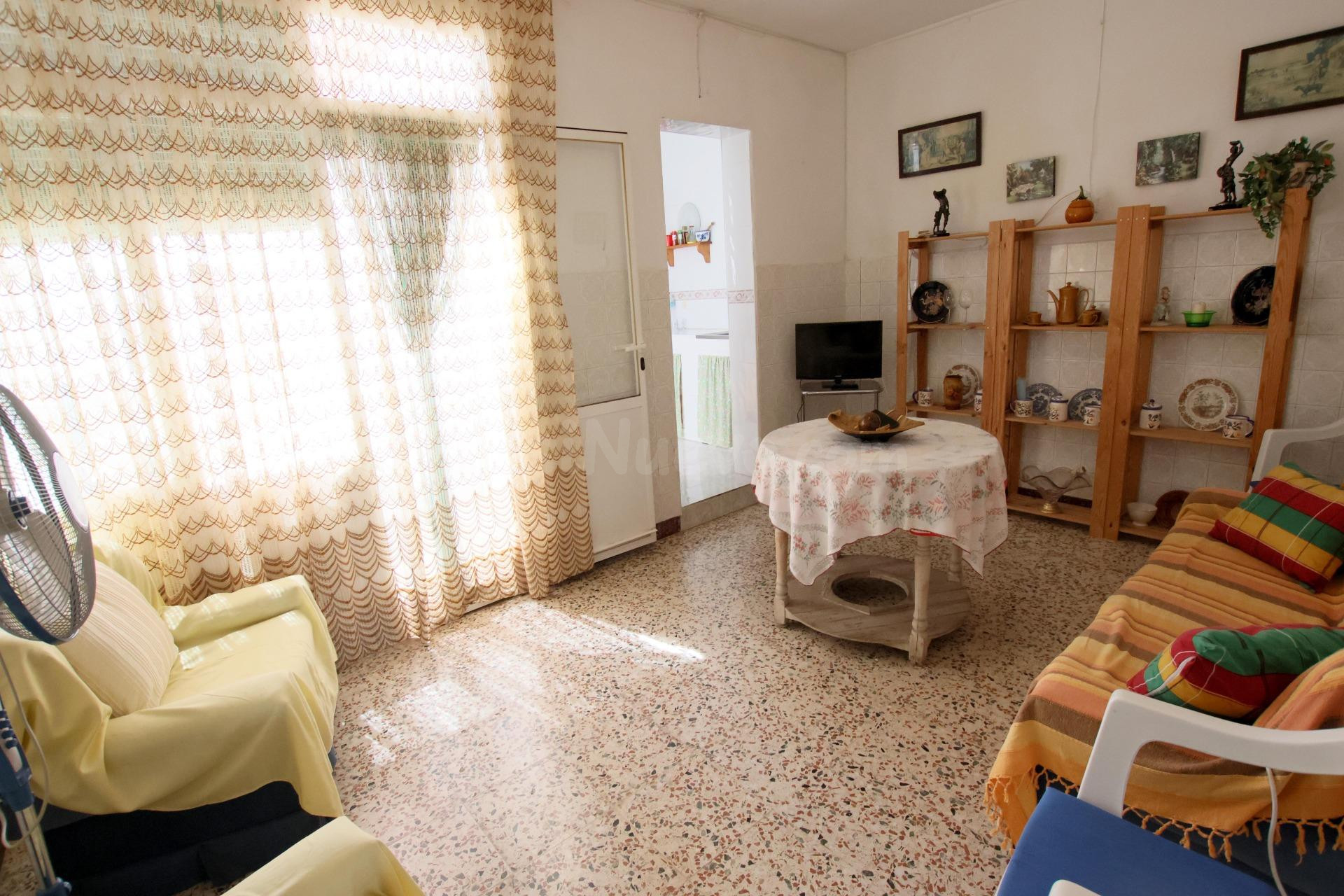 Casa en planta baja muy acogedora y semireformada.