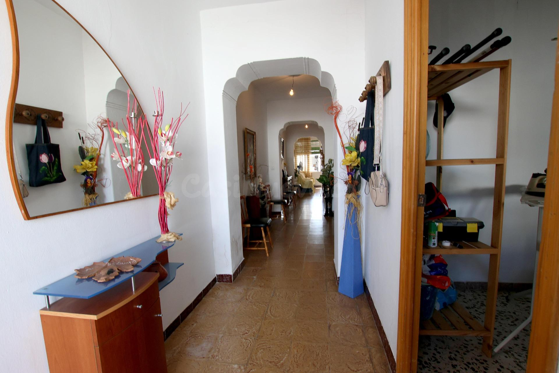 Casa en planta baja muy acogedora y semireformada. - foto 3