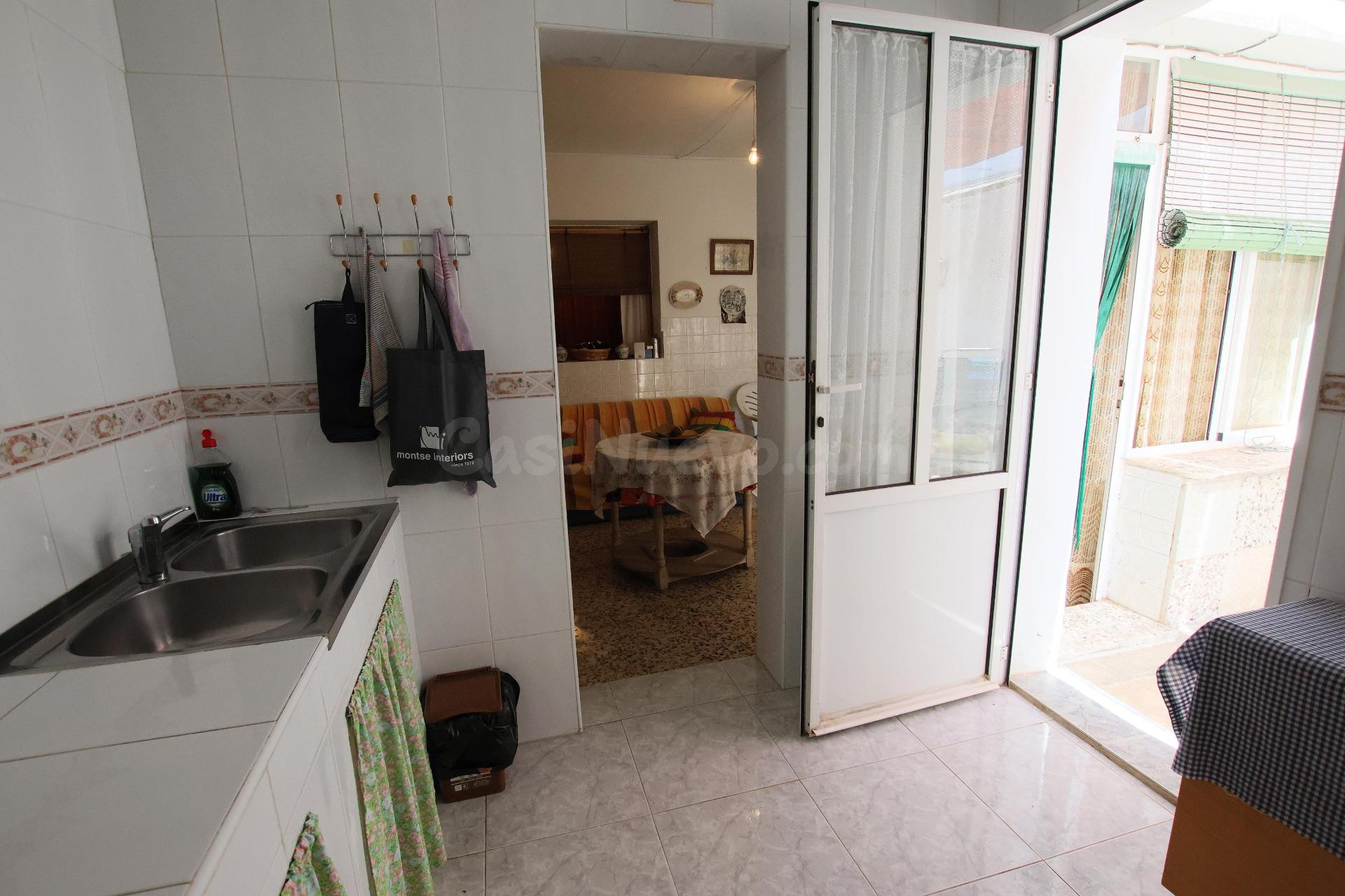 Casa en planta baja muy acogedora y semireformada. - foto 4