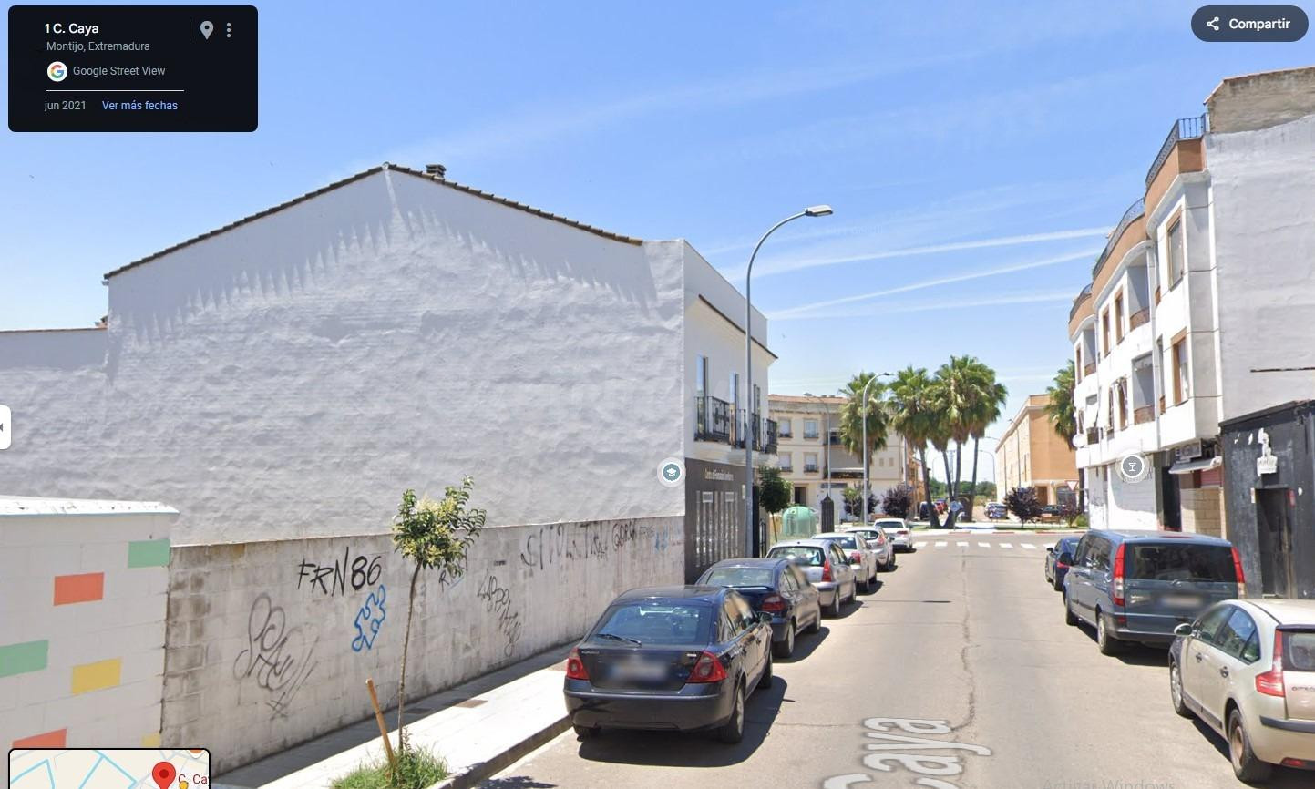 Solar en muy buena zona de Montijo - foto 3