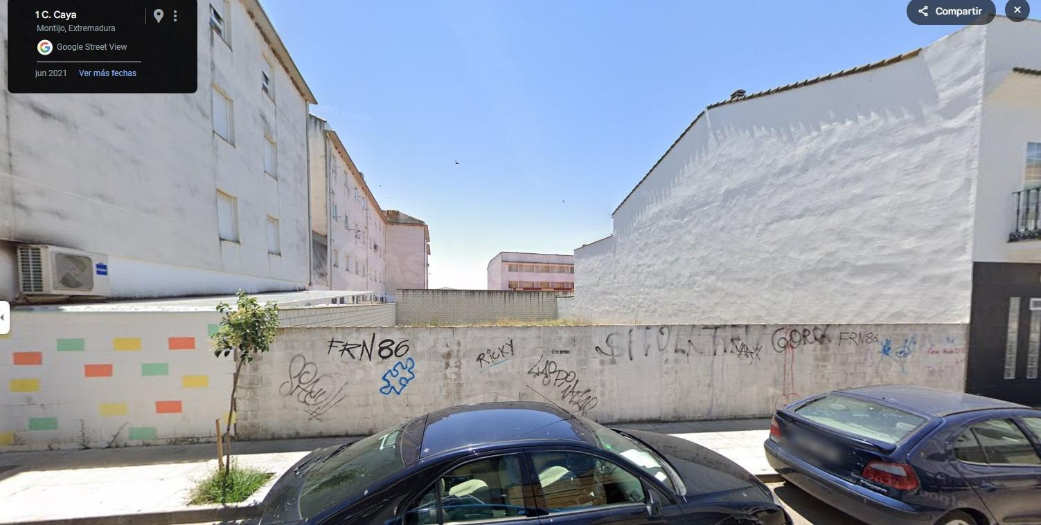 Solar en muy buena zona de Montijo - foto 4