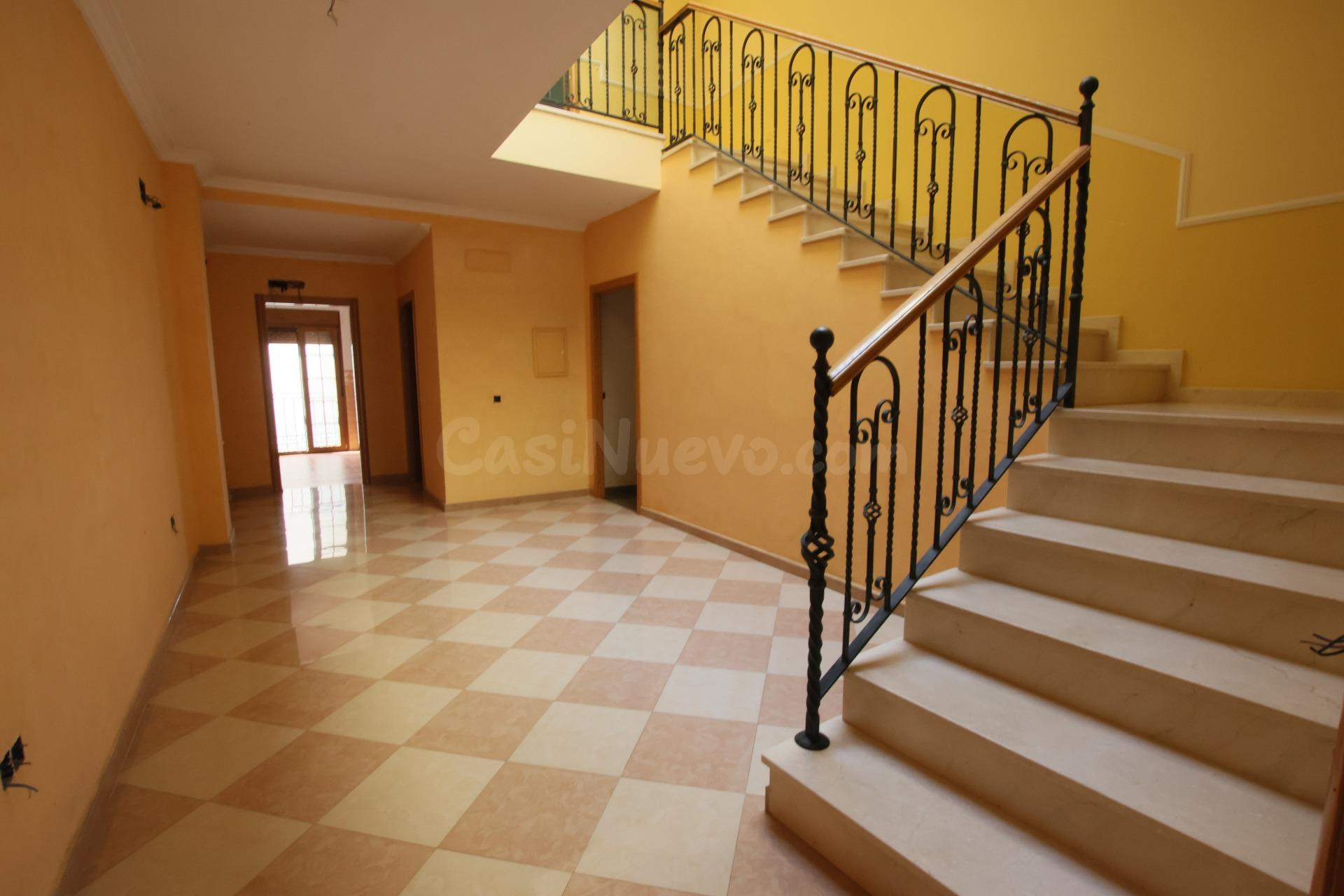 PRECIOSA CASA A POCOS METROS DEL CENTRO.(MONTIJO) - foto 2