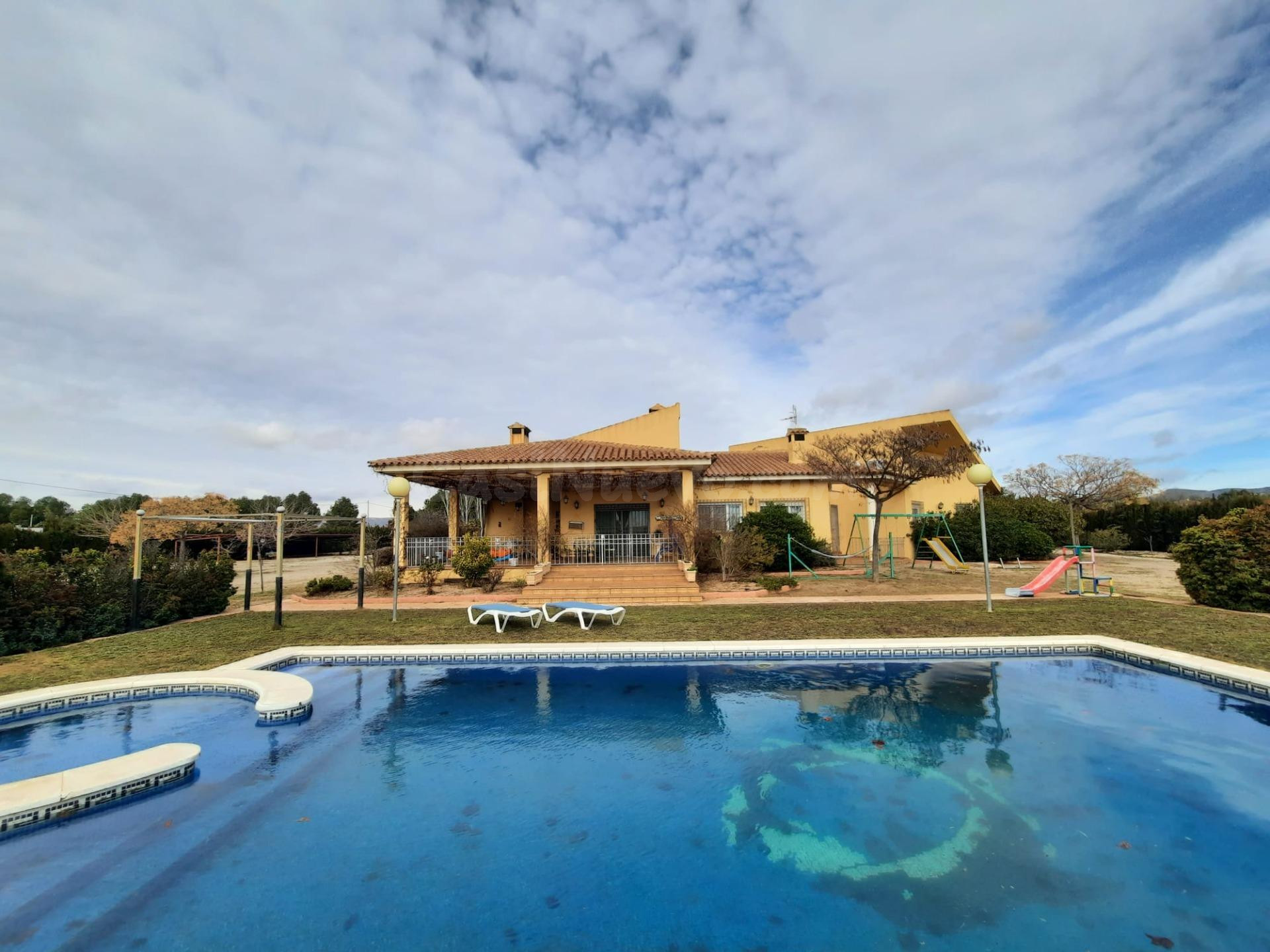 CHALET DE LUJO CERCA DEL CASCO URBANO