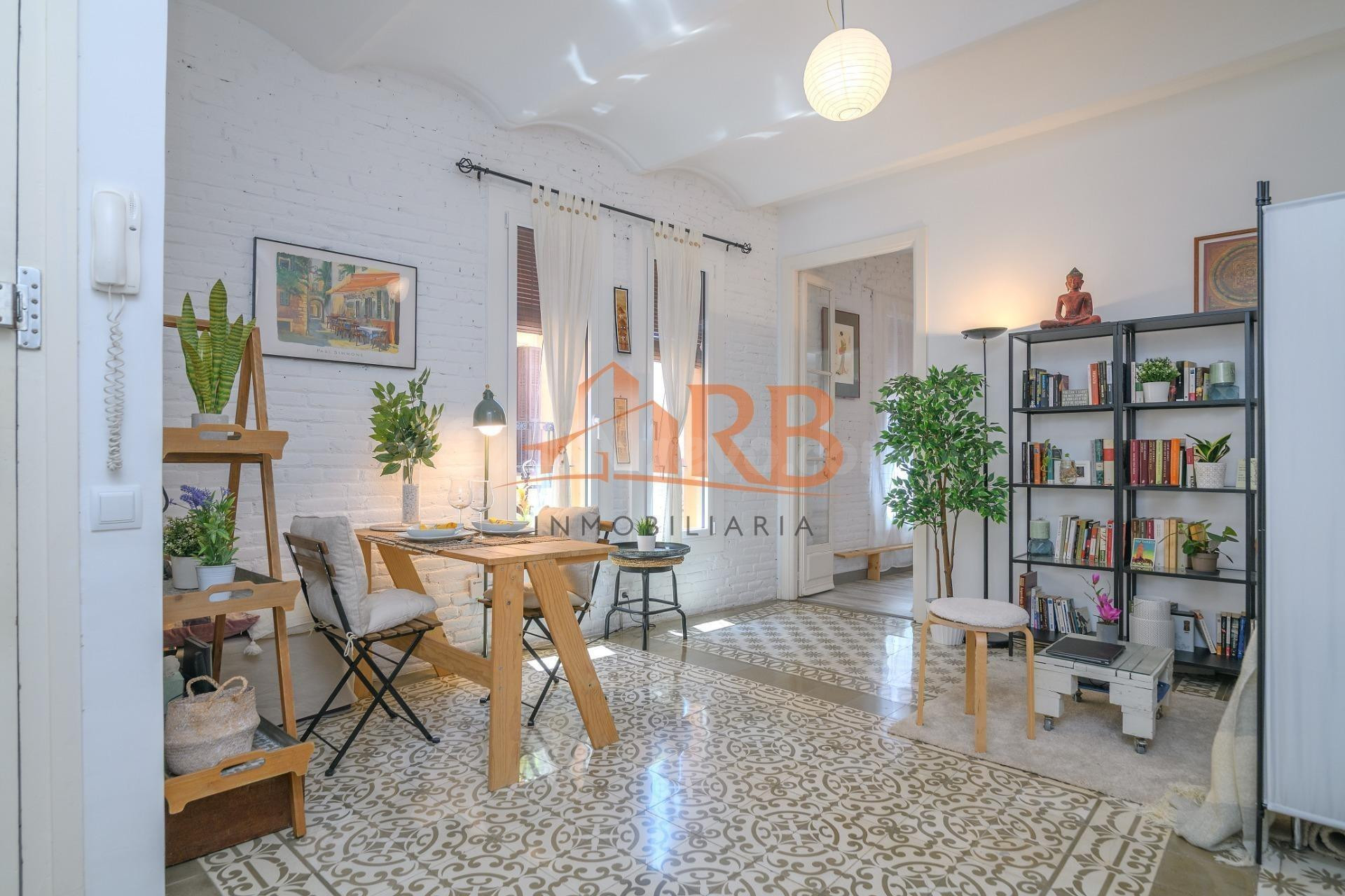 Tu refugio urbanita en el corazón de Sants - foto 2