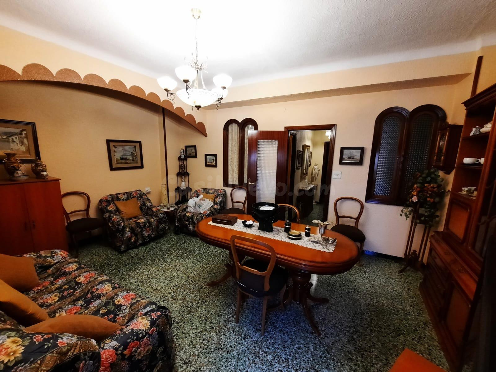 Amplio Piso en Almansa - Zona San Roque - foto 3