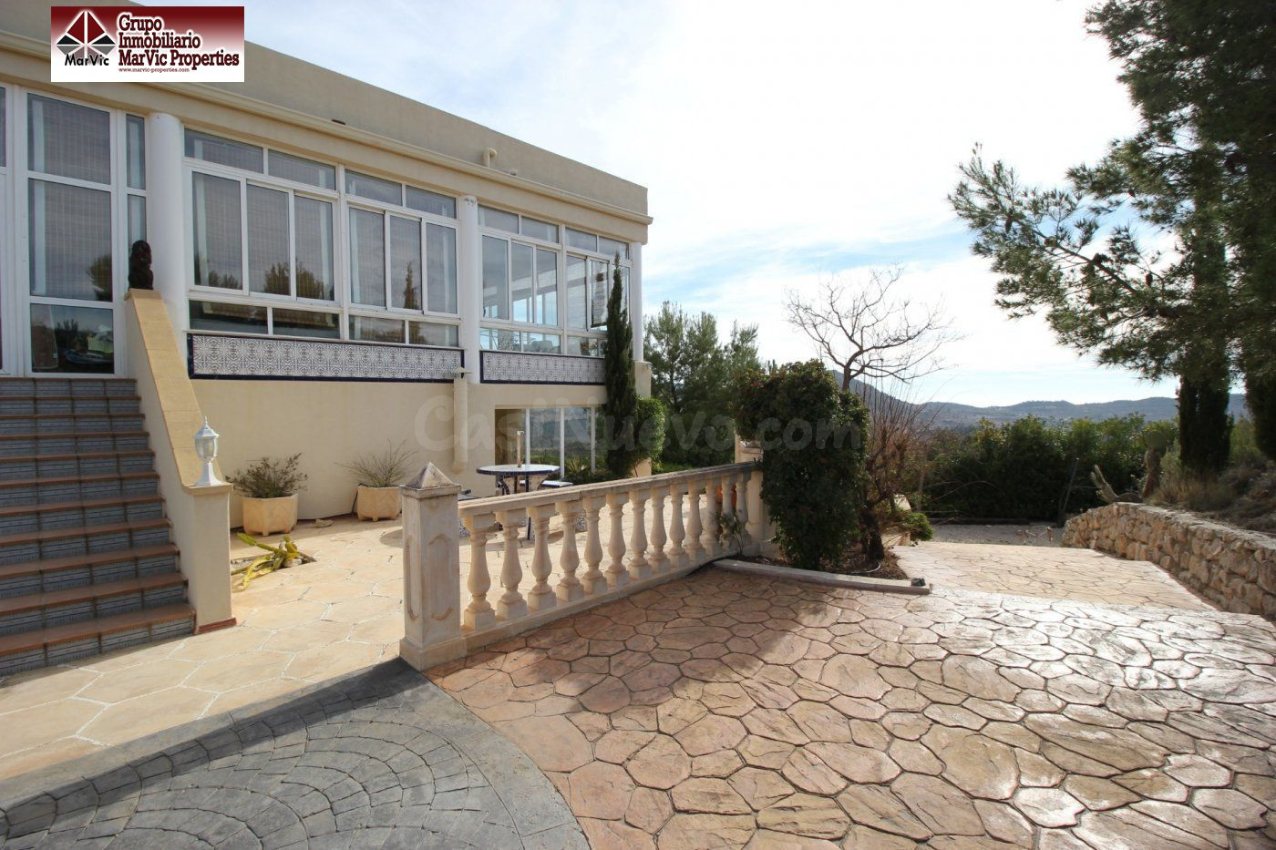 Casa con terreno en Relleu zona ALREDEDORES