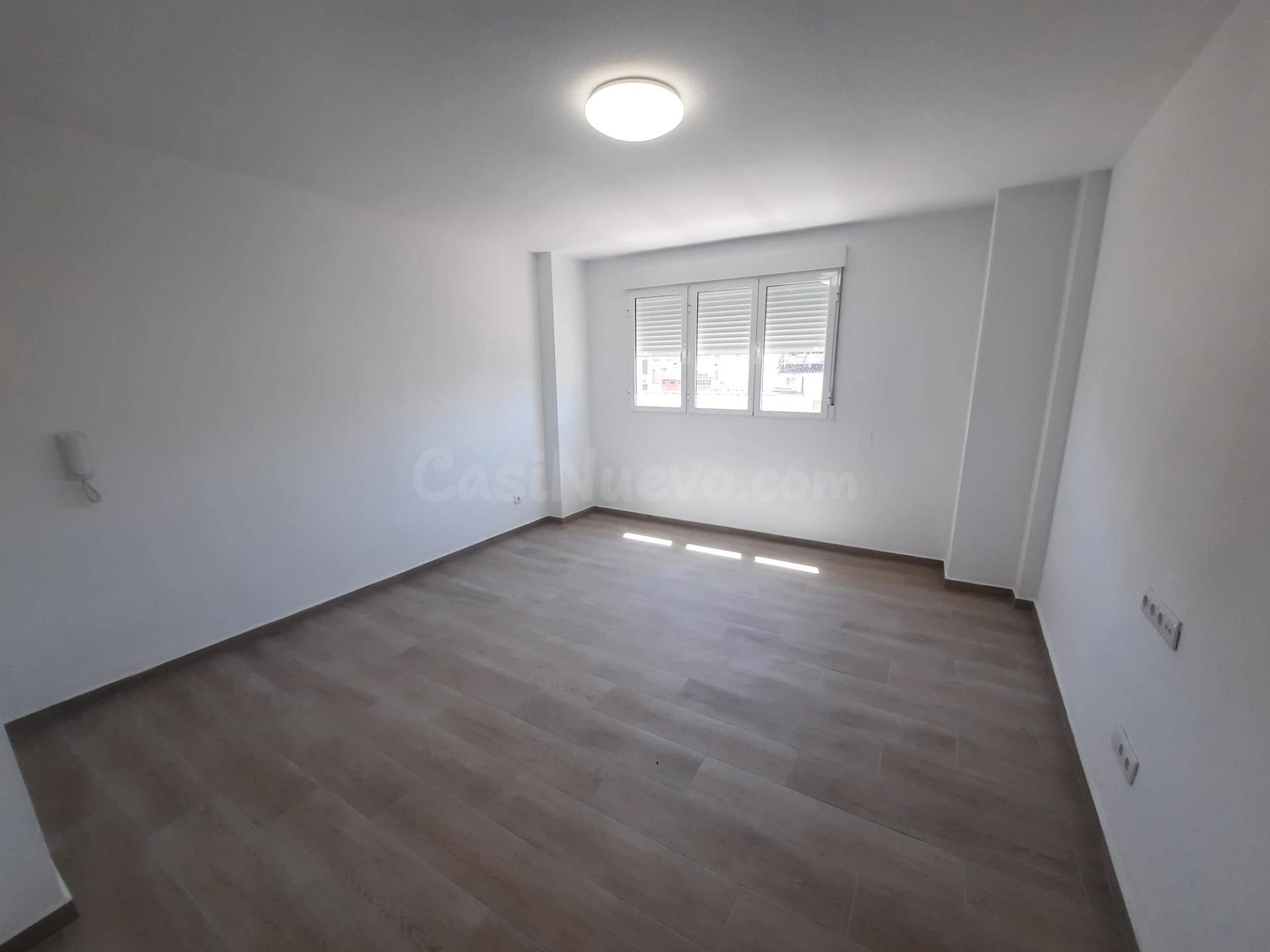 Moderno Piso Reformado en Almansa - Zona San Roque - foto 2