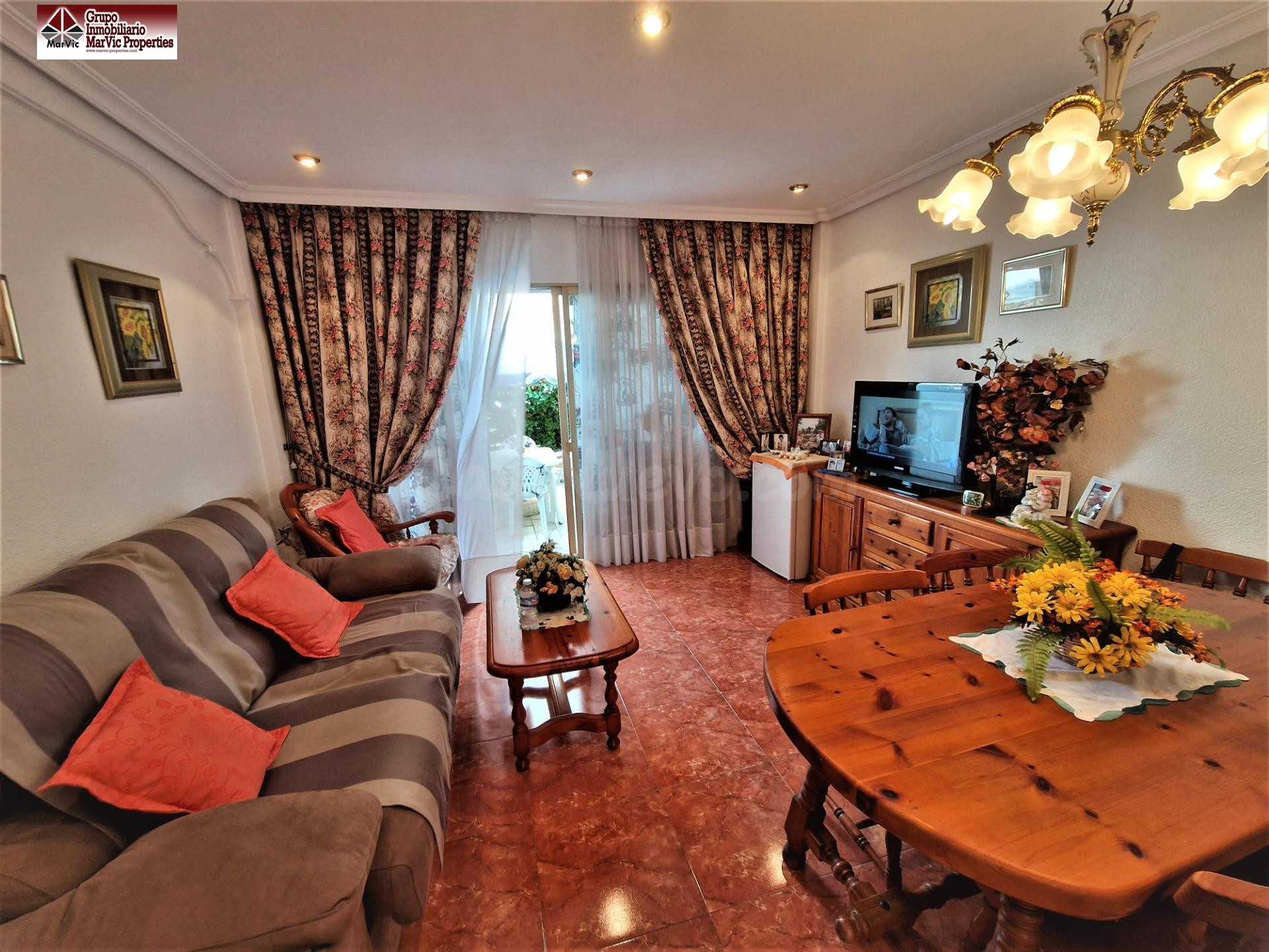 ¡Increíble chalet adosado en Benidorm, zona Levante!