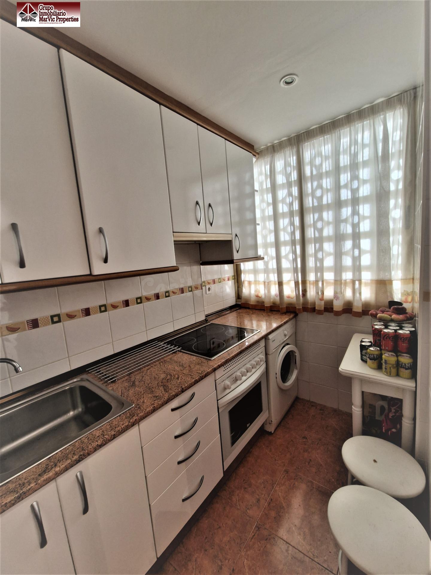 ¡Increíble chalet adosado en Benidorm, zona Levante! - foto 4