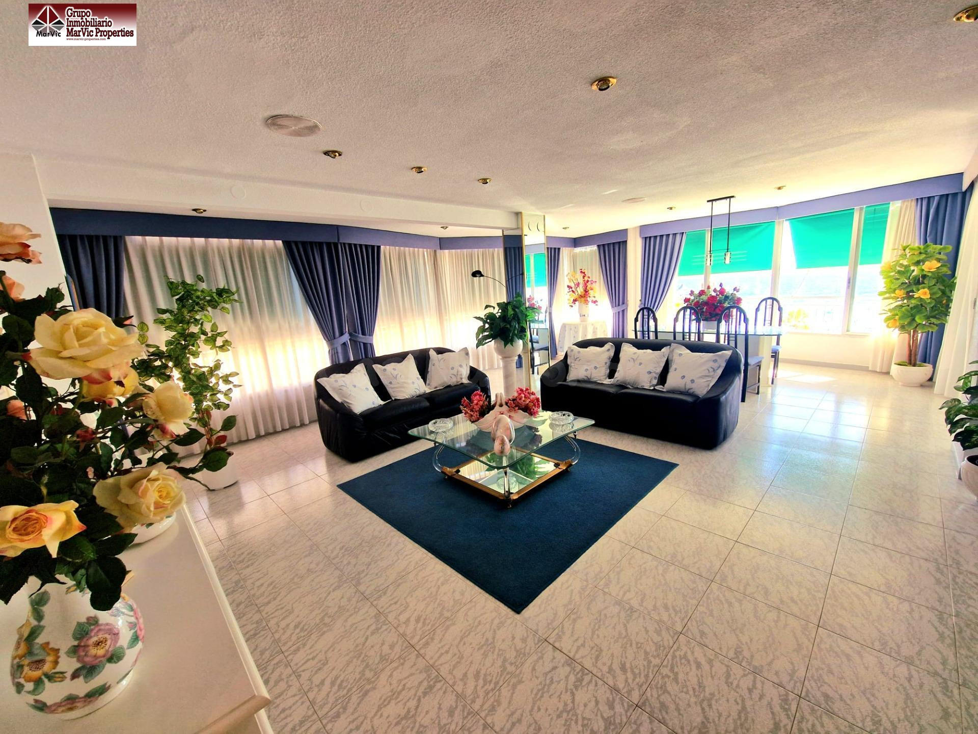 ¡Exclusivo Piso en Benidorm, 1ª Línea de Playa!