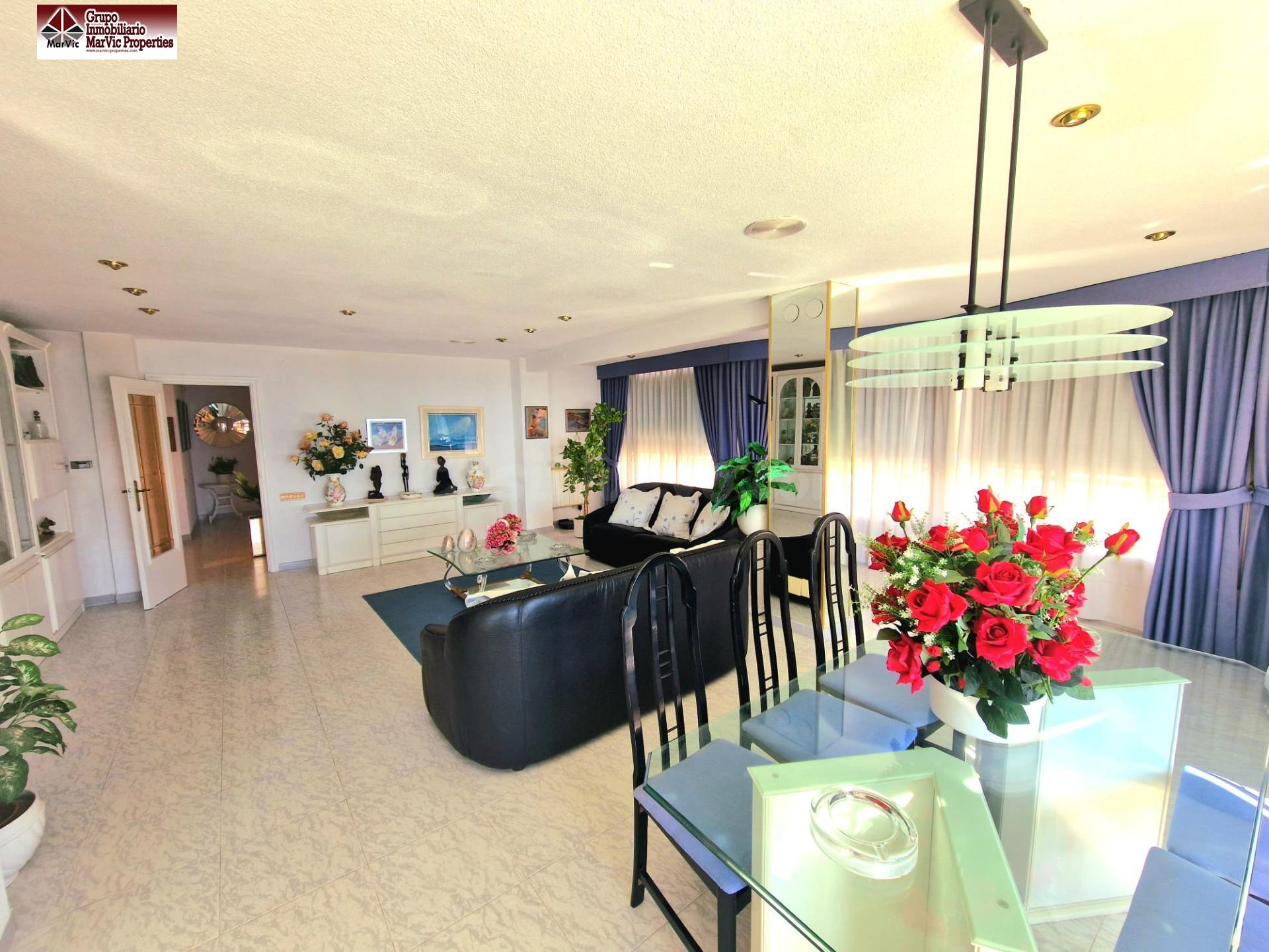 ¡Exclusivo Piso en Benidorm, 1ª Línea de Playa! - foto 2