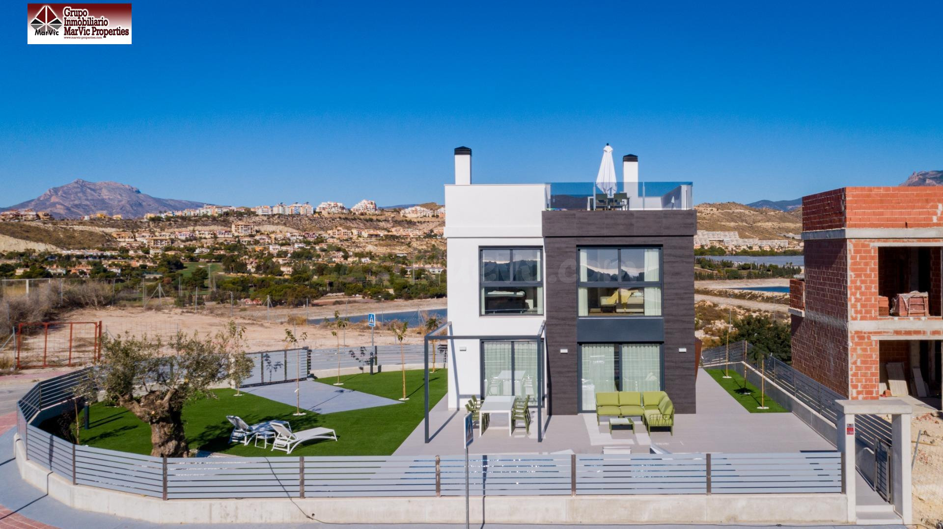 Chalet Nuevo en Bonalba-Cotoveta - Precio Especial por Tiemp