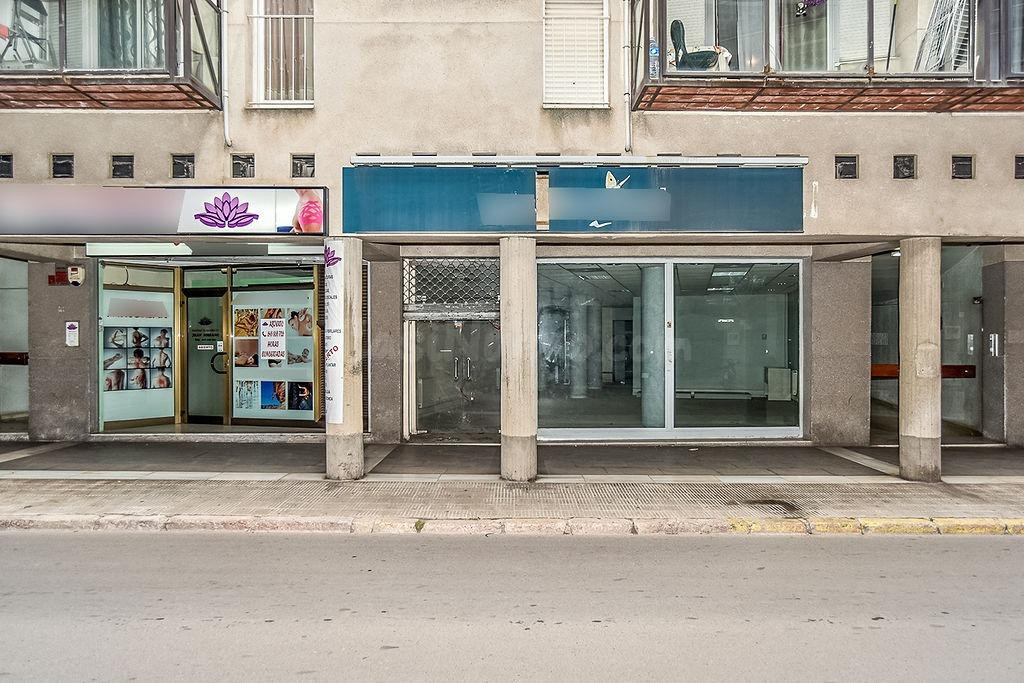 EN VENTA LOCAL COMERCIAL EN TORREDEMBARRA - foto 4