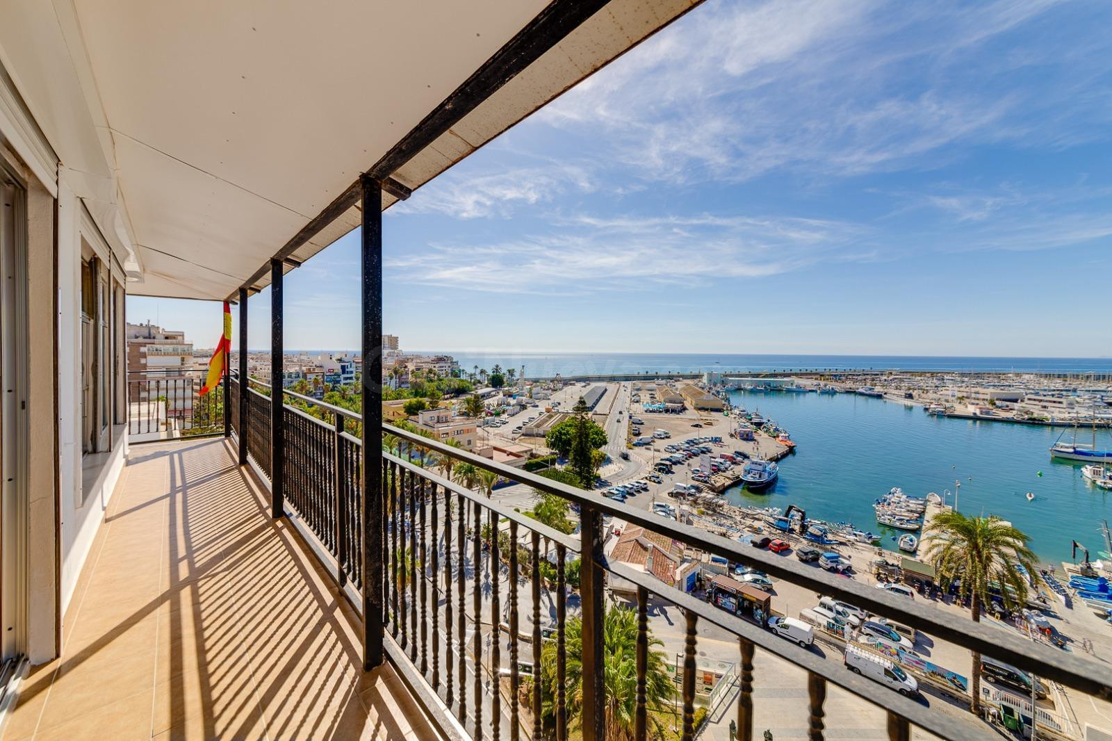 1ª LÍNEA, VISTAR AL MAR Y AL CENTRO DE OCIO PASEO DEL MAR