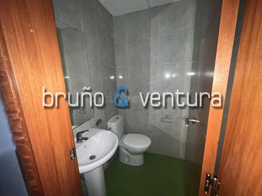 Casa unifamiliar en venta sin posesión OCUPADA en Cubelles – - foto 5