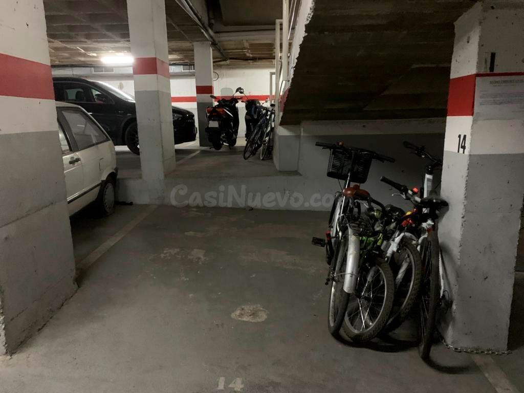 Vila Olímpica, plazas de parking y moto
