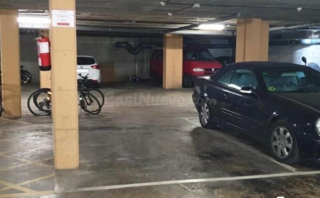 Venta de Plaza de Aparcamiento para Vehículo Grande y una Mo - foto 3