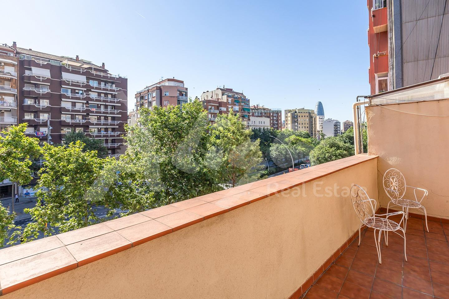 Edificio residencial de propiedad única con amplias terrazas - foto 2