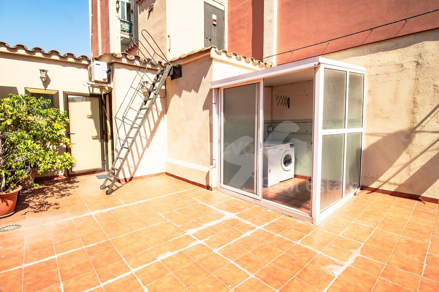Edificio residencial de propiedad única con amplias terrazas - foto 3