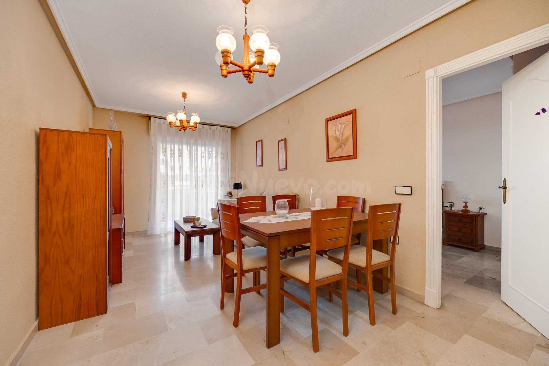 SE VENDE BONITO APARTAMENTO A TAN SOLO 30M. DEL MAR Y EN EL 