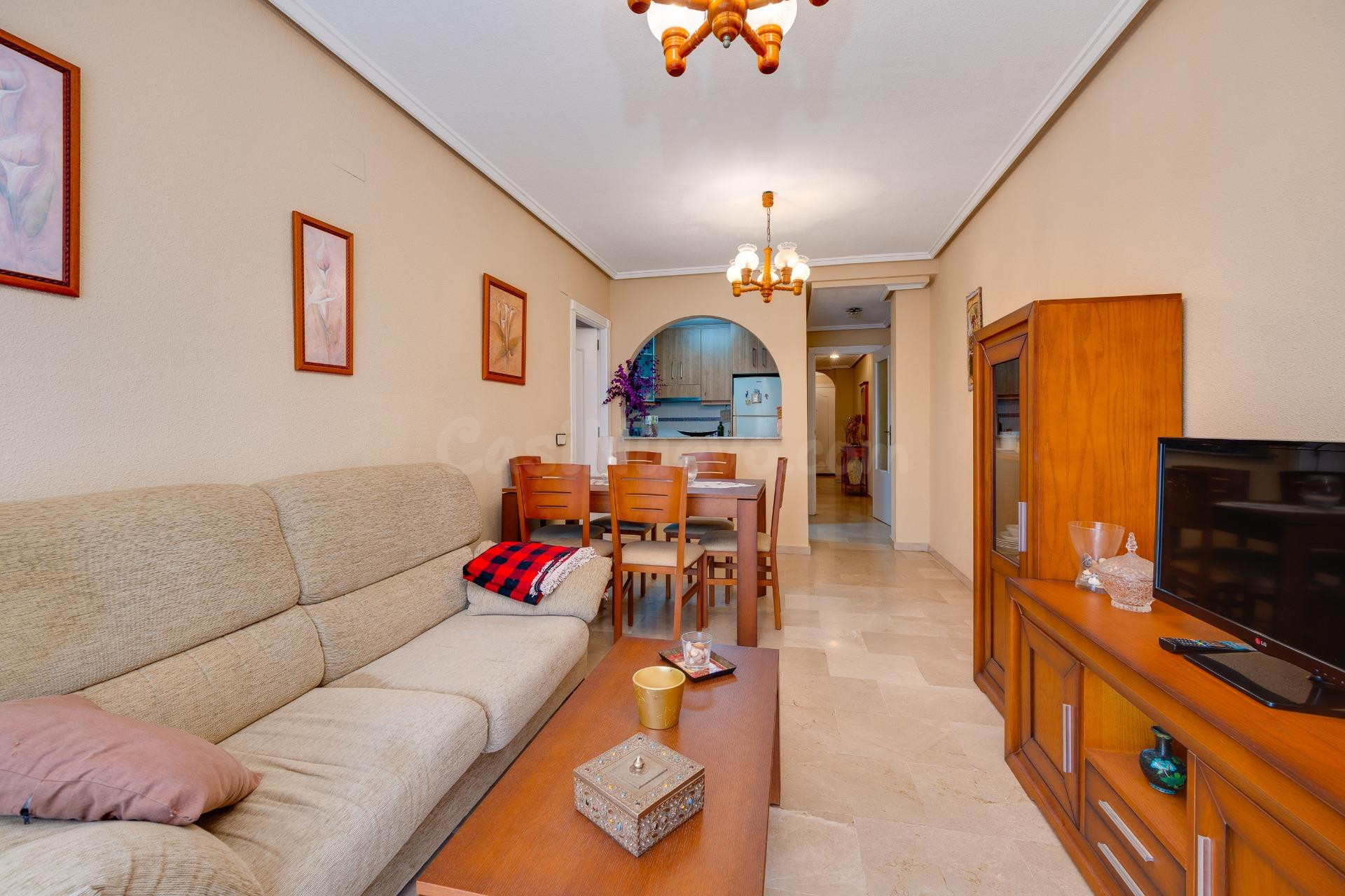 SE VENDE BONITO APARTAMENTO A TAN SOLO 30M. DEL MAR Y EN EL  - foto 3